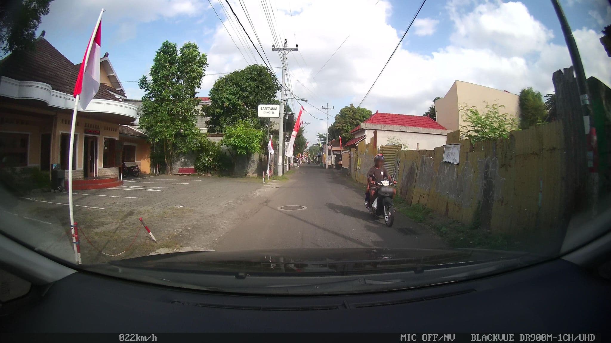Street view near Ndaleman Mantrijeroan, Yogyakarta