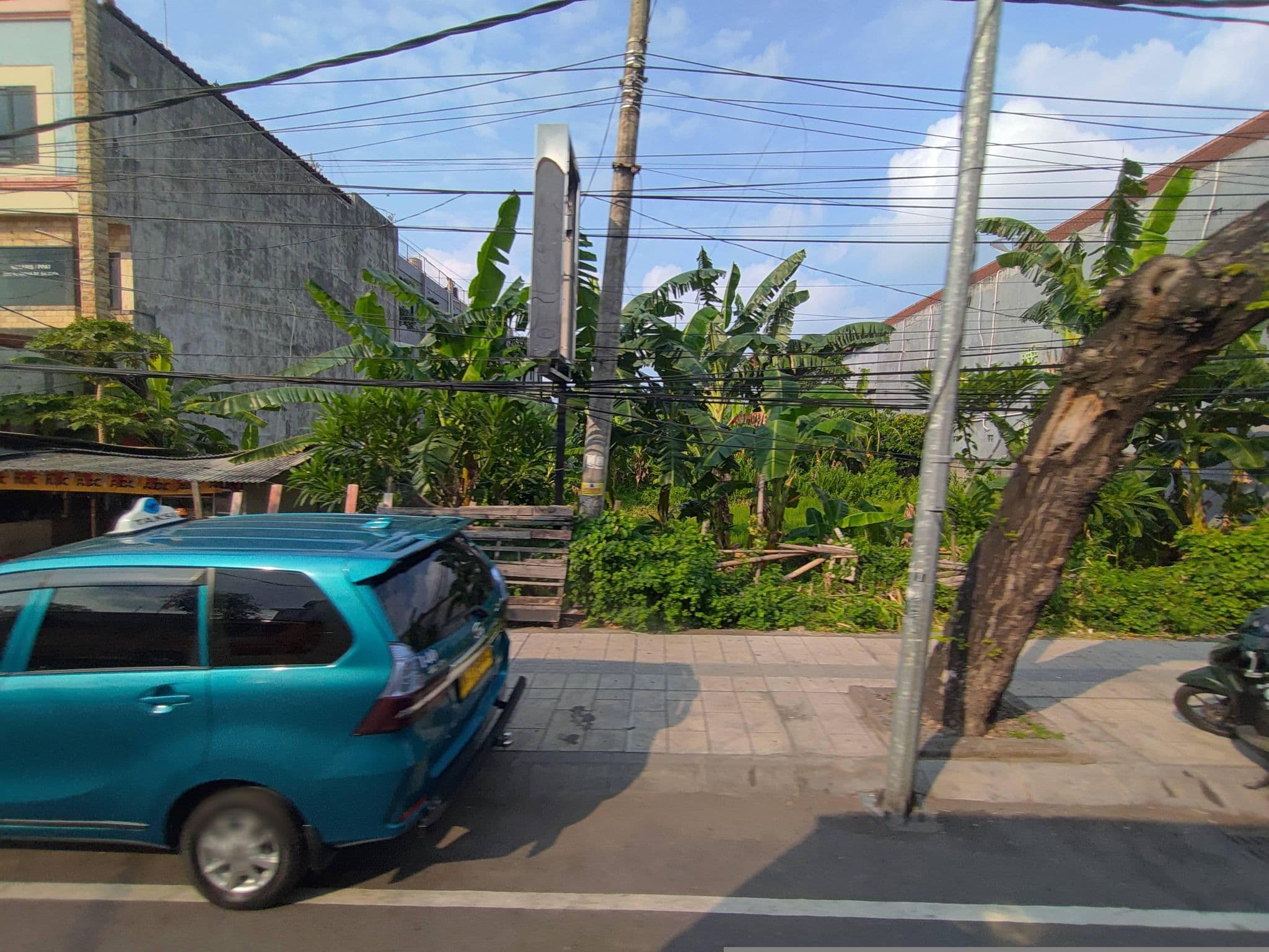 Street view near Le Spazzio, Legian