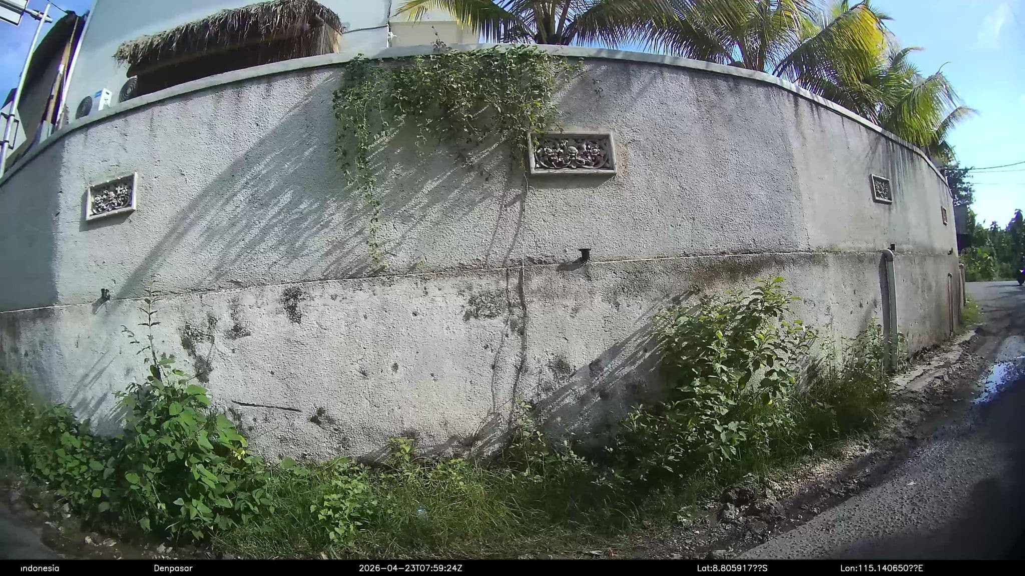 Street view near Balangan Inn, Jimbaran — © Kaart---RIGHT (CC BY-SA · Mapillary)