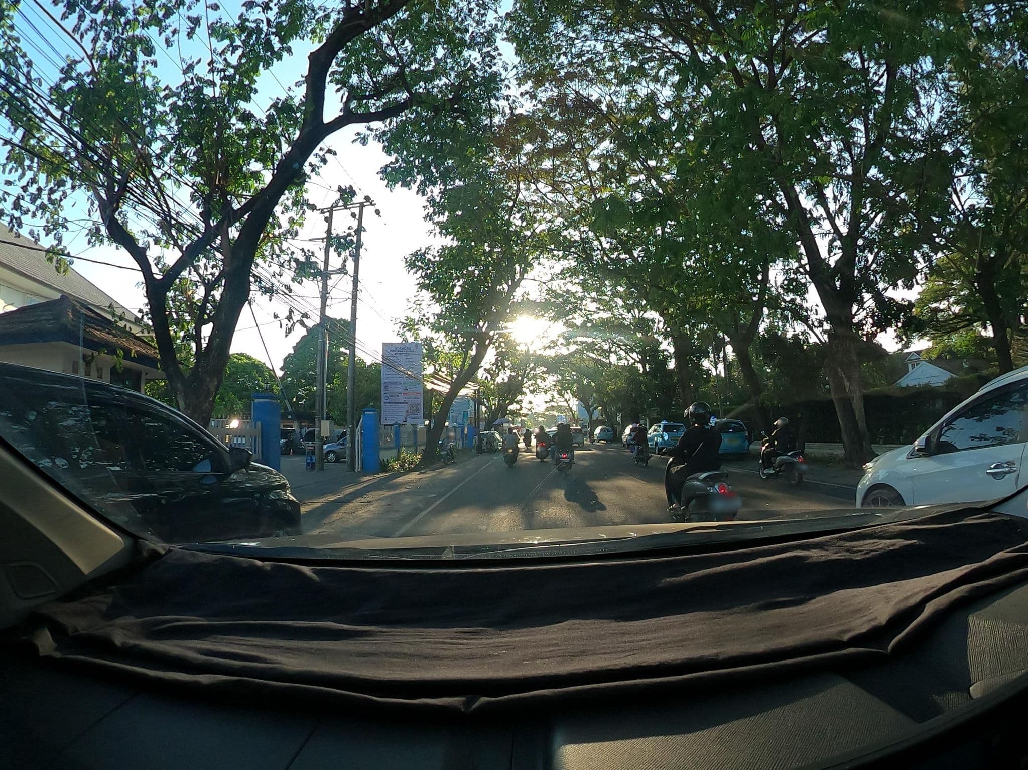 Street view near Giri hotel, Mataram