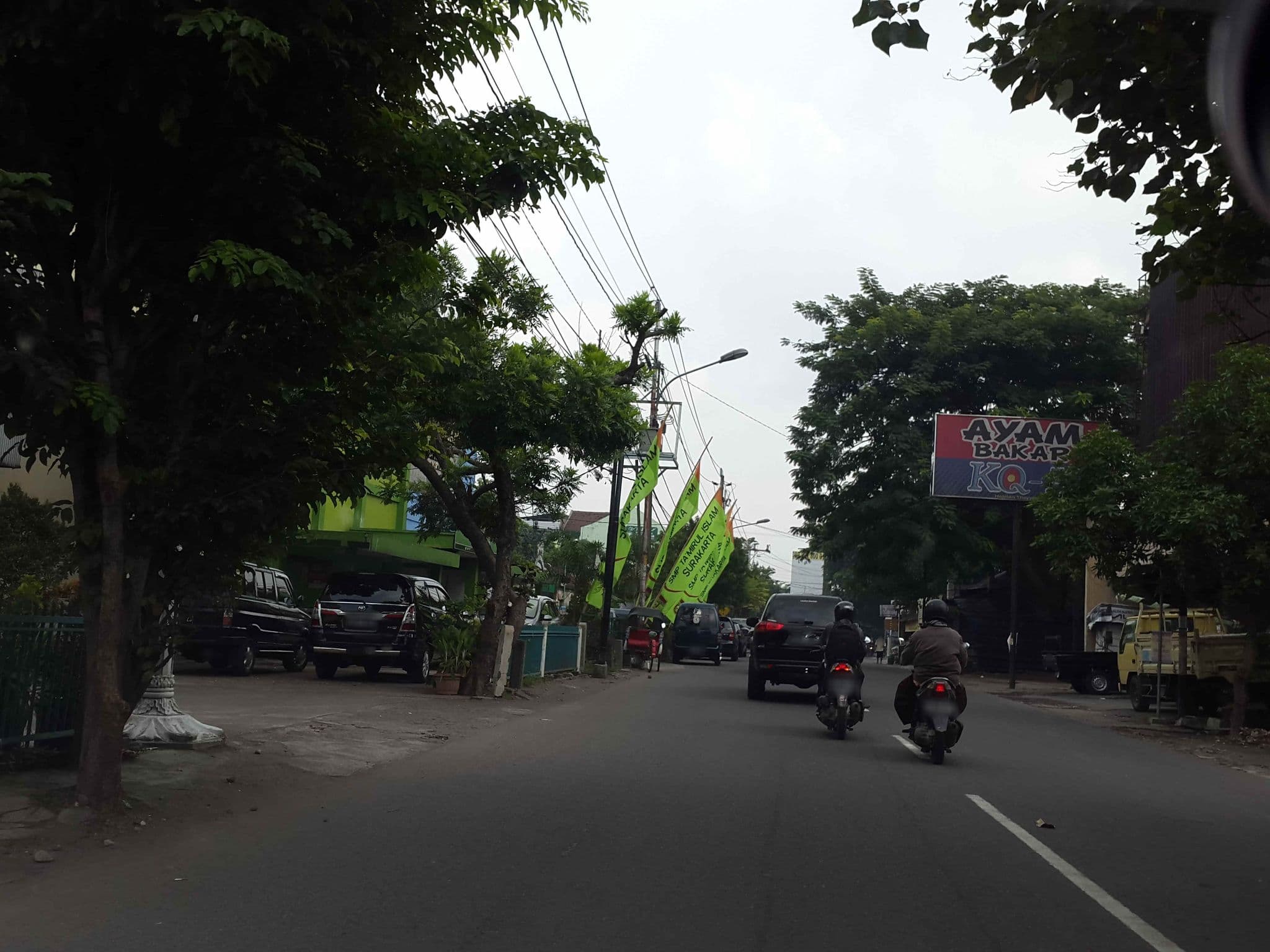 Street view near Tiara Puspita Hotel, Surakarta — © roadroid (CC BY-SA · Mapillary)