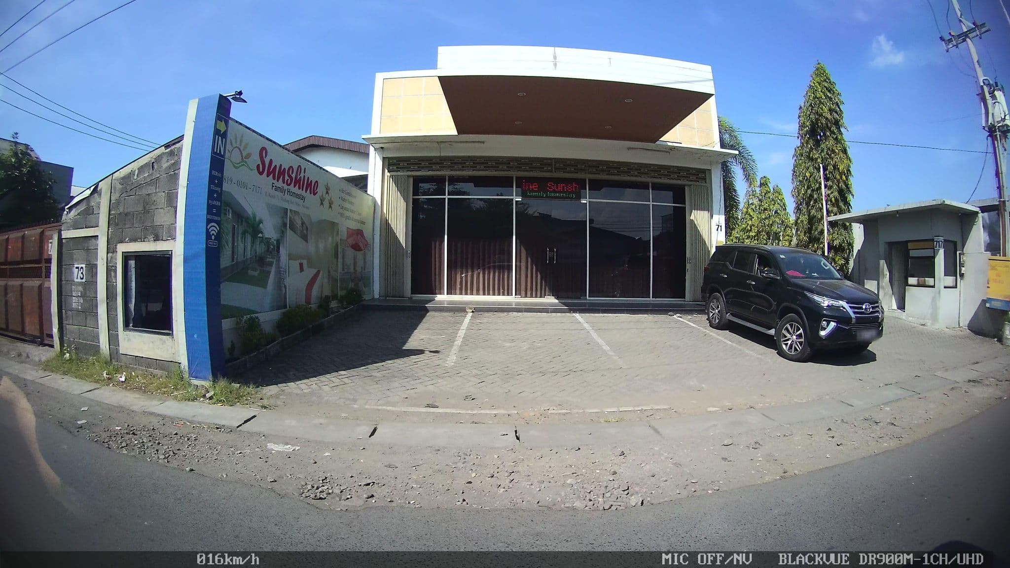 Street view near RedDoorz Syariah near Terminal 1 Juanda Airport Kabupaten Sidoarjo, Gedangan — © kaart_2 (CC BY-SA · Mapillary)