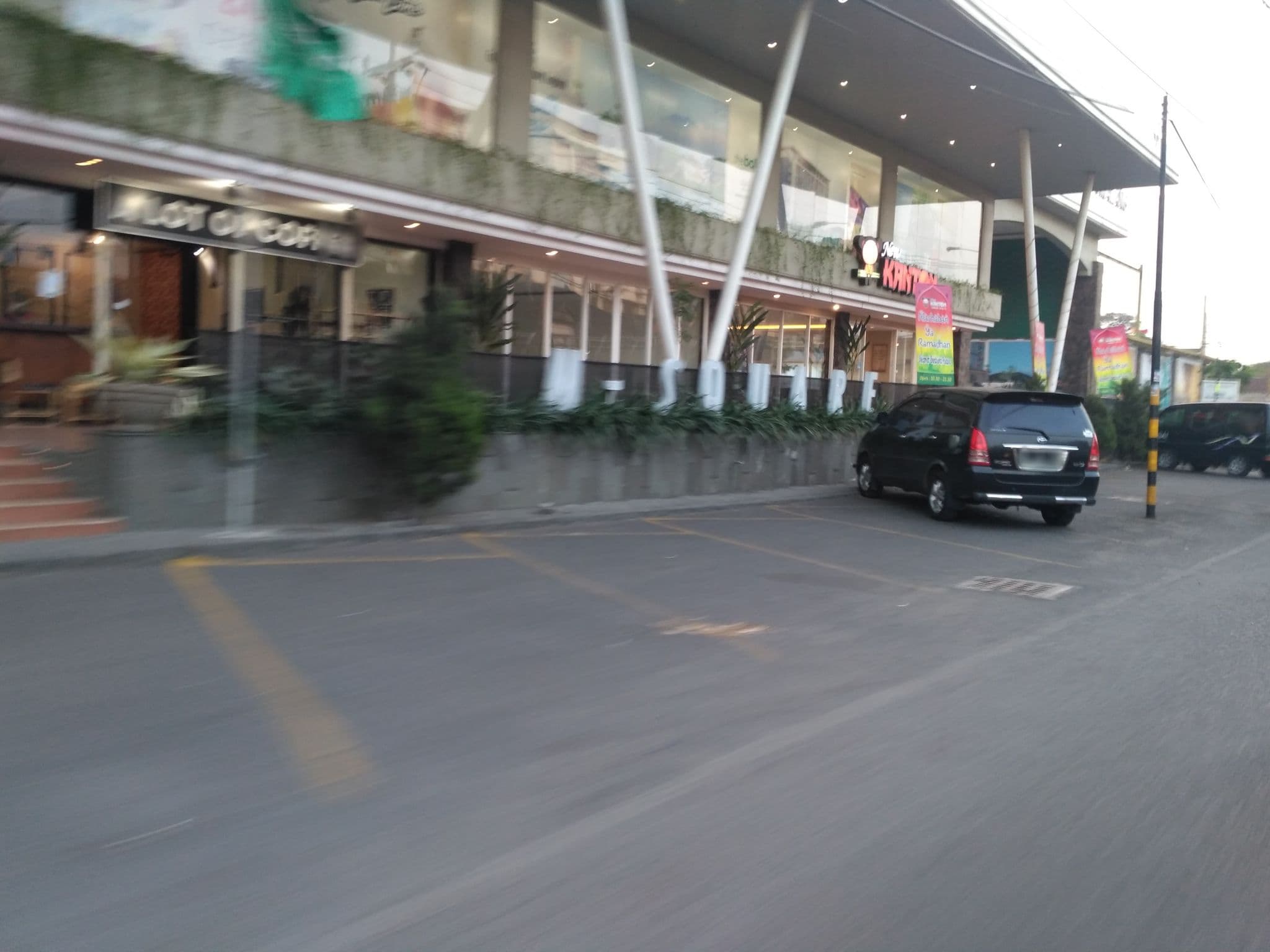 Street view near Ascent Premiere Hotel and Convention (The Balava Hotel), Malang — © adi_sucipto (CC BY-SA · Mapillary)