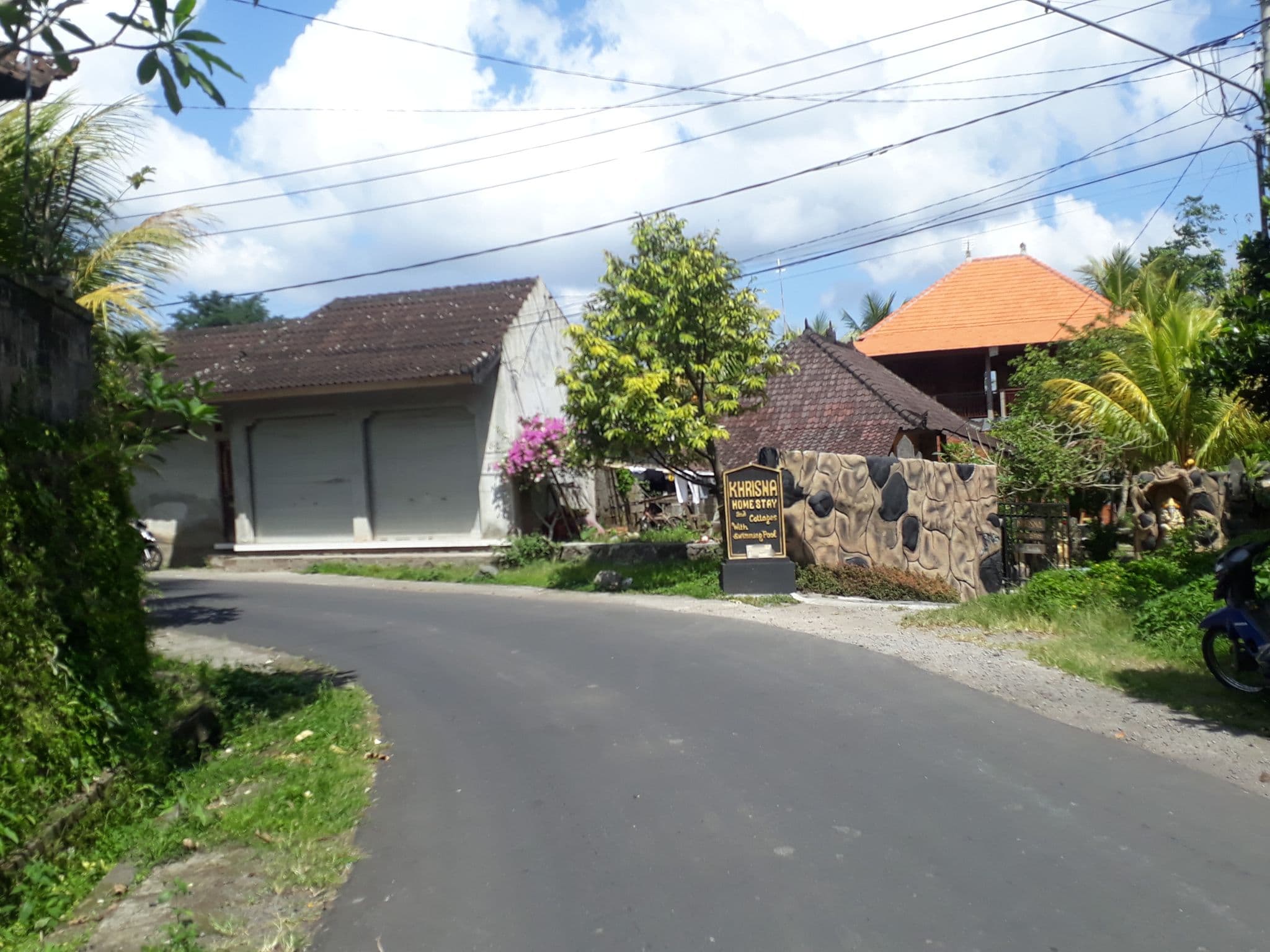 Street view near Krishma Homestay, Banjar Wangsian — © mapillarymatt (CC BY-SA · Mapillary)