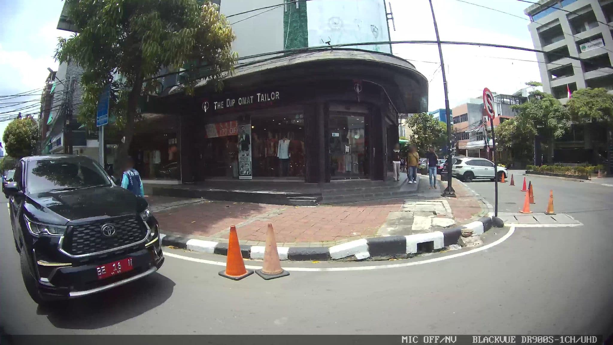Street view near Yuan Garden Hotel Pasar Baru, Jakarta