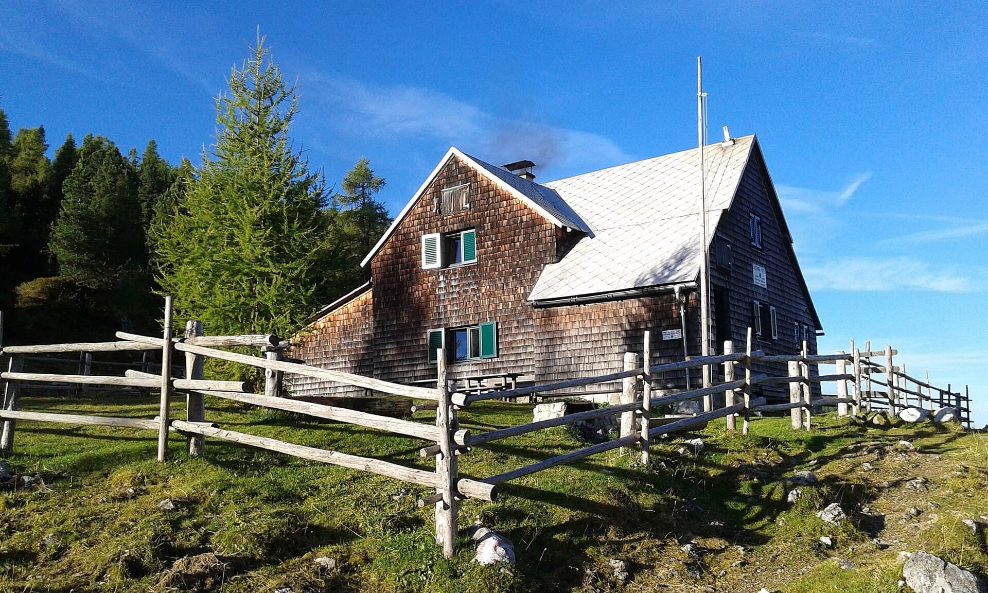 Liezener Hütte (via Wikimedia Commons, CC BY-SA 4.0)