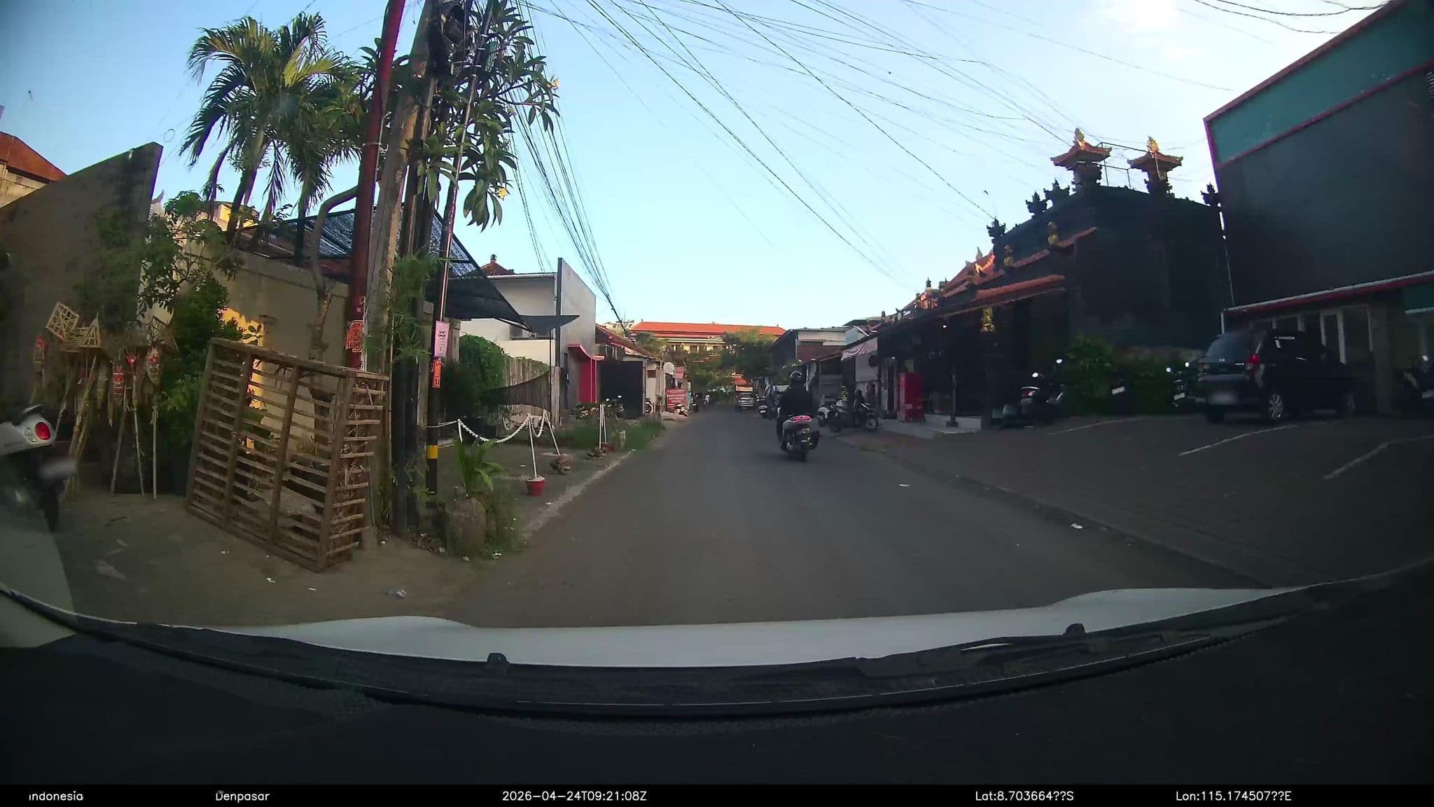 Street view near De Bale Residence, Legian