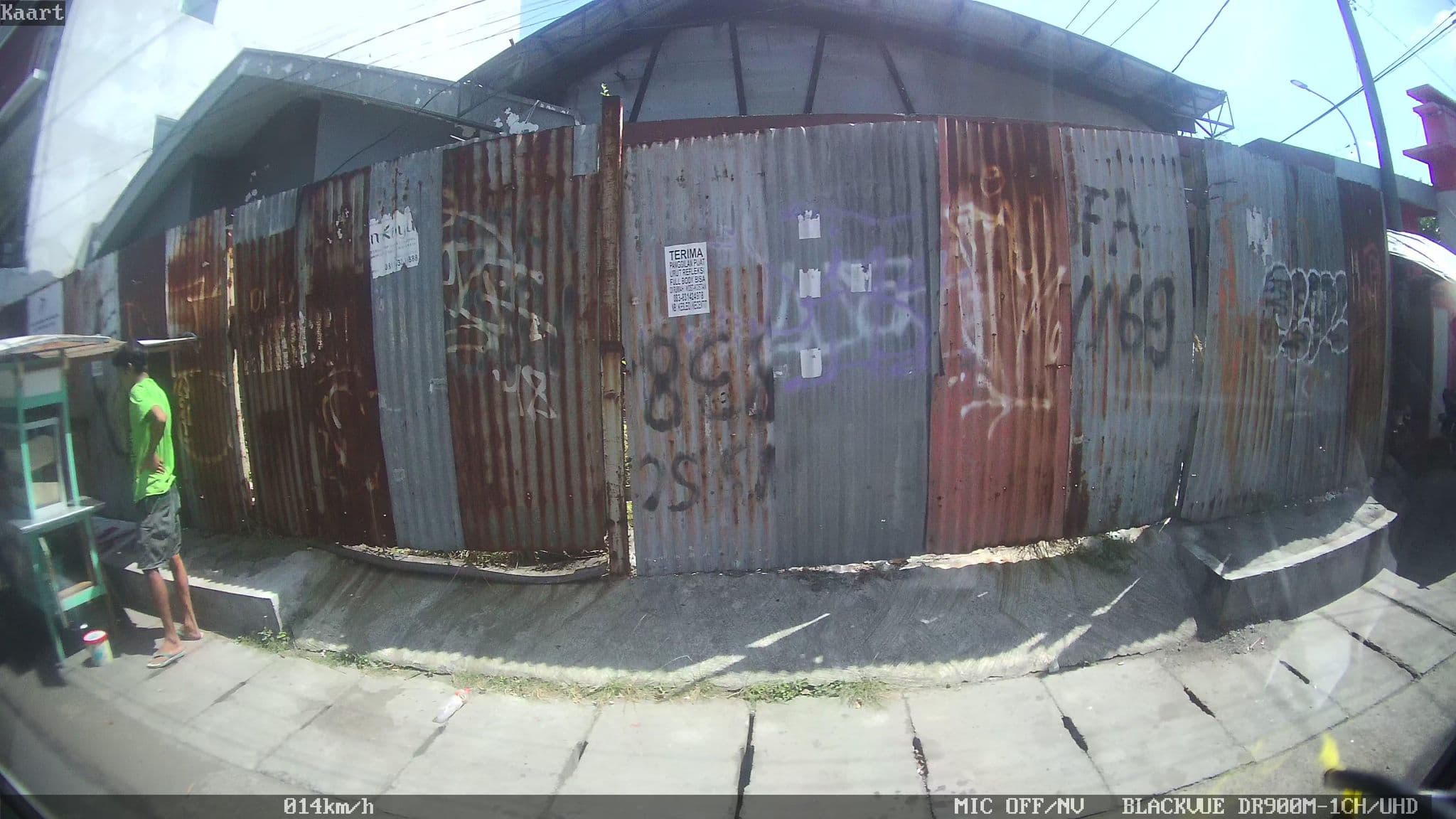 Street view near Metro House, Surabaya — © kaart_2 (CC BY-SA · Mapillary)