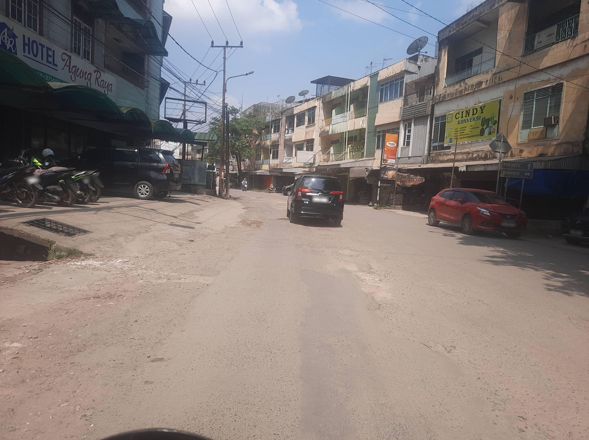 Street view near Hotel Agung Raya 15 Ilir, Palembang — © Kaart_Local (CC BY-SA · Mapillary)