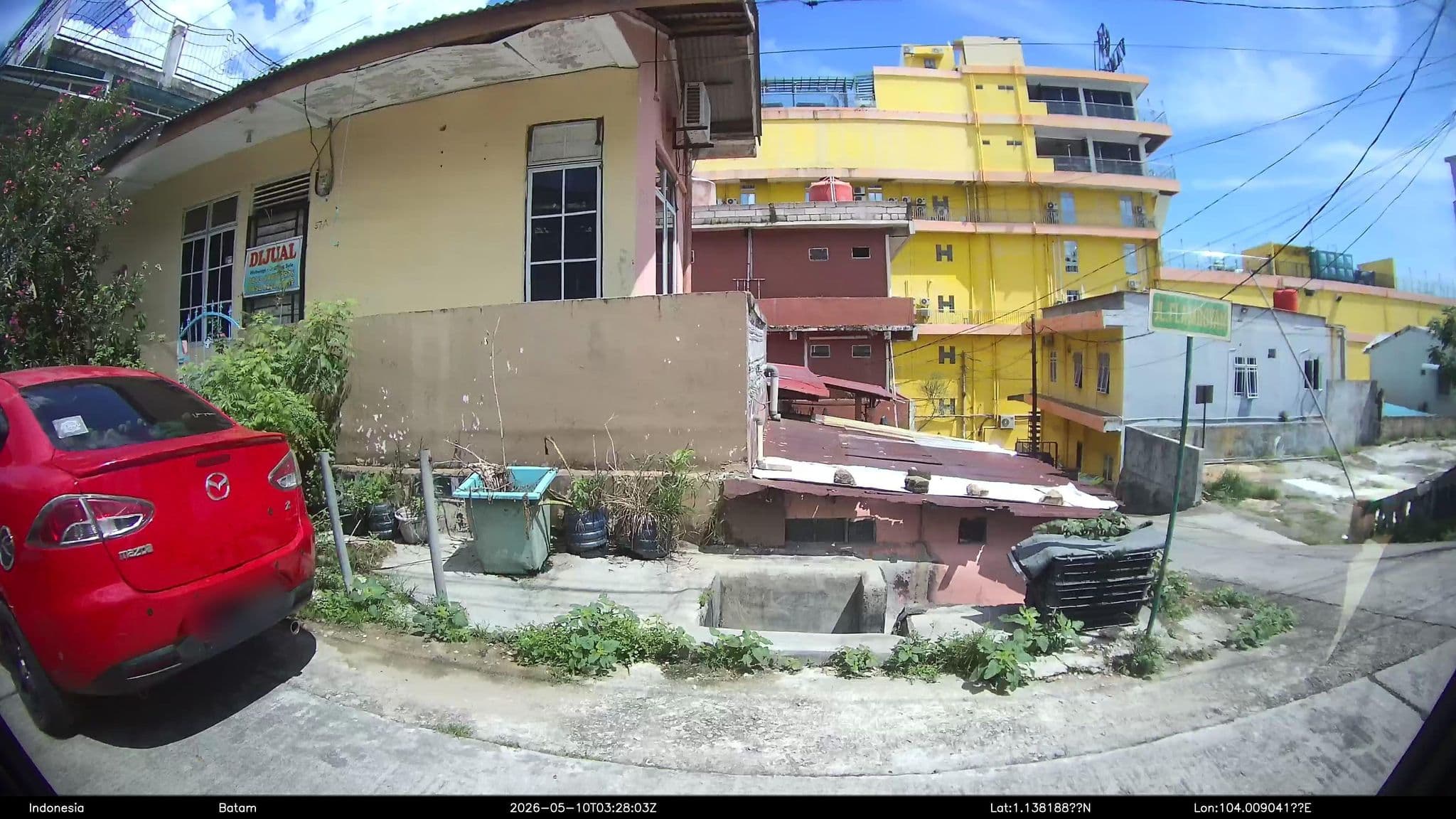 Street view near Vanilla Hotel, Batam — © Kaart---LEFT (CC BY-SA · Mapillary)