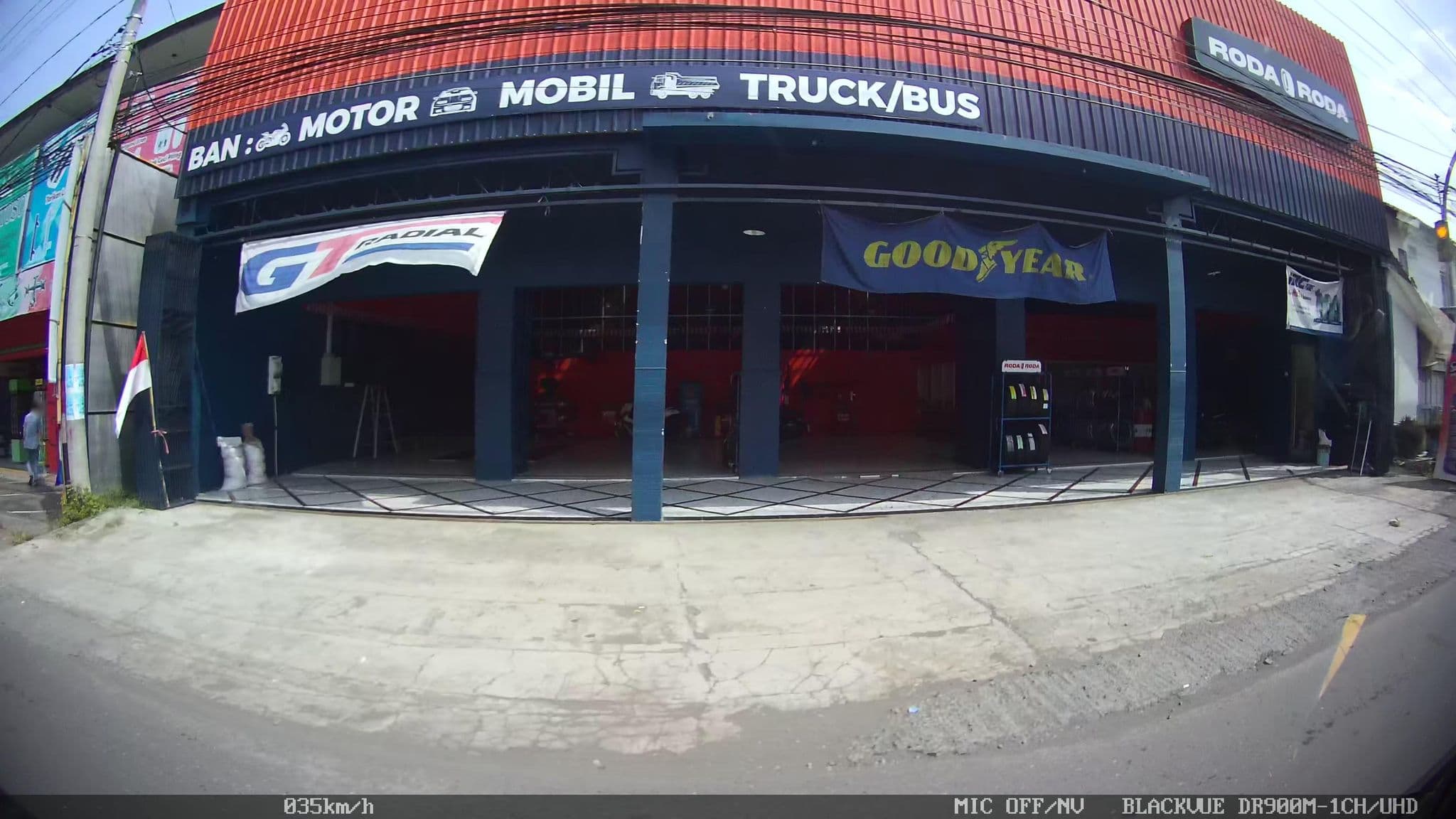 Street view near Hotel Wijaya, Candi Prambanan — © kaart_2 (CC BY-SA · Mapillary)