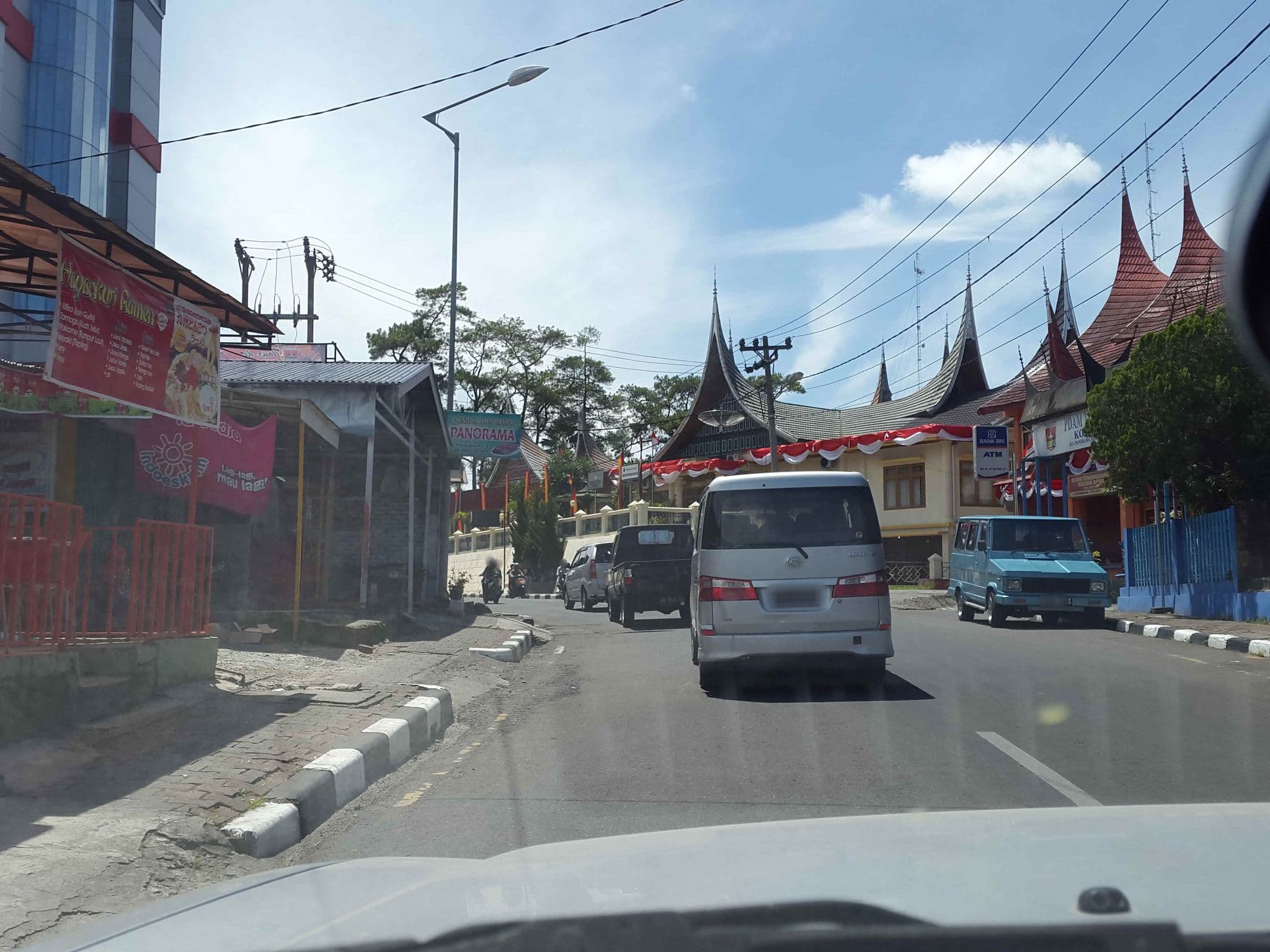 Street view near Benhas Hotel, Bukittinggi — © roadroid (CC BY-SA · Mapillary)