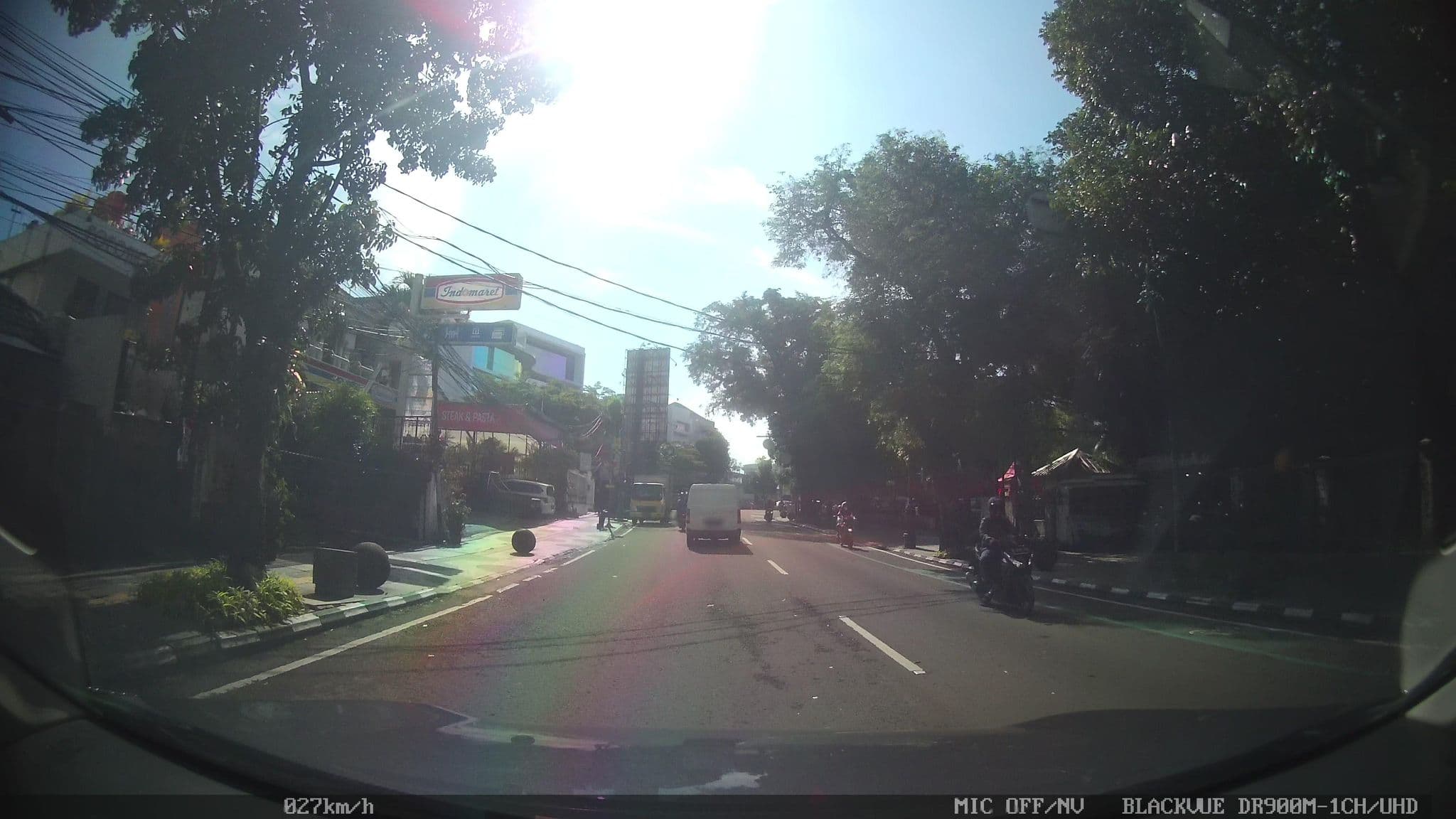 Street view near Lucia Premium Kost, Bandung — © kaart5 (CC BY-SA · Mapillary)