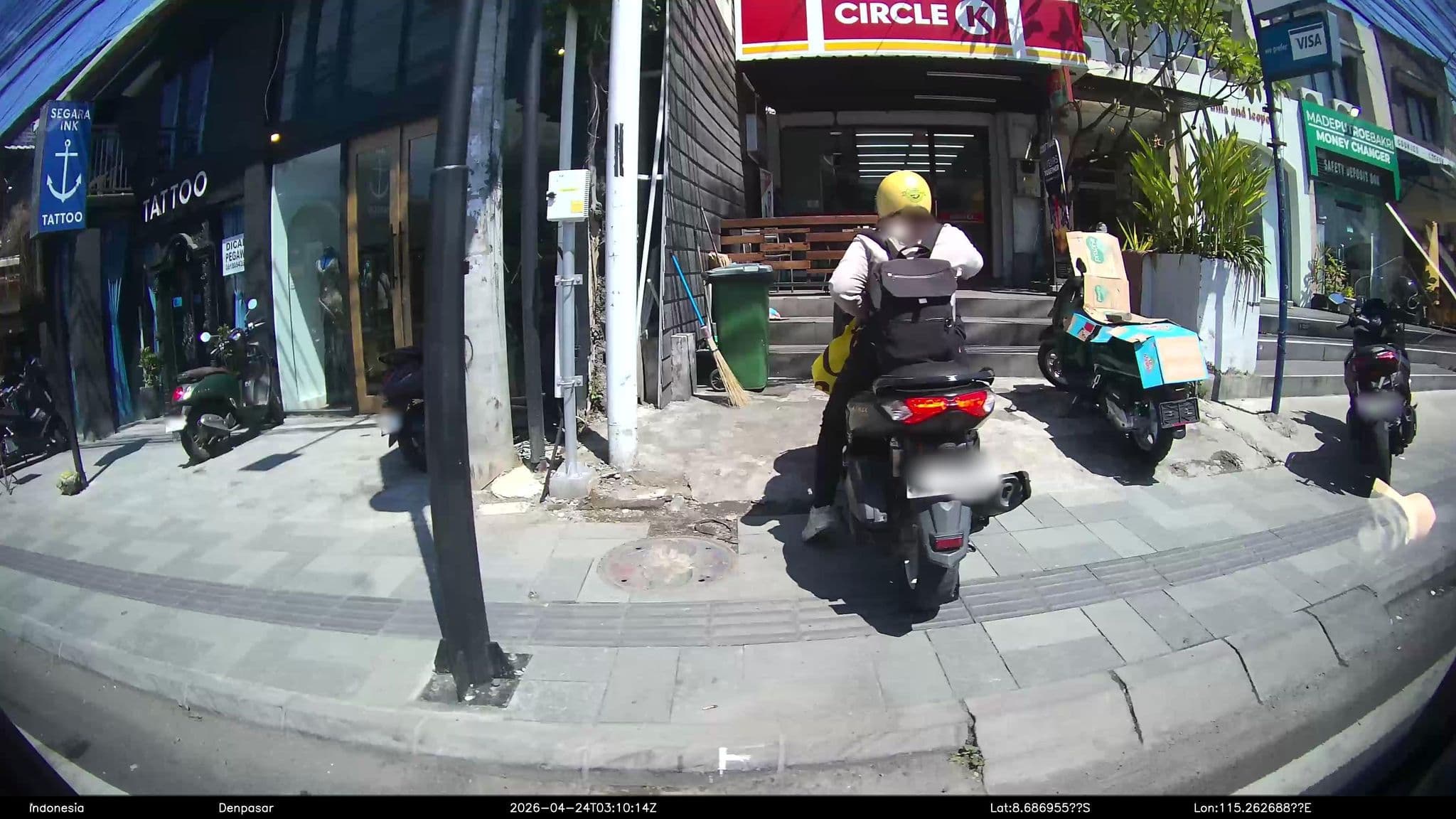 Street view near Mona Homestay, Sanur