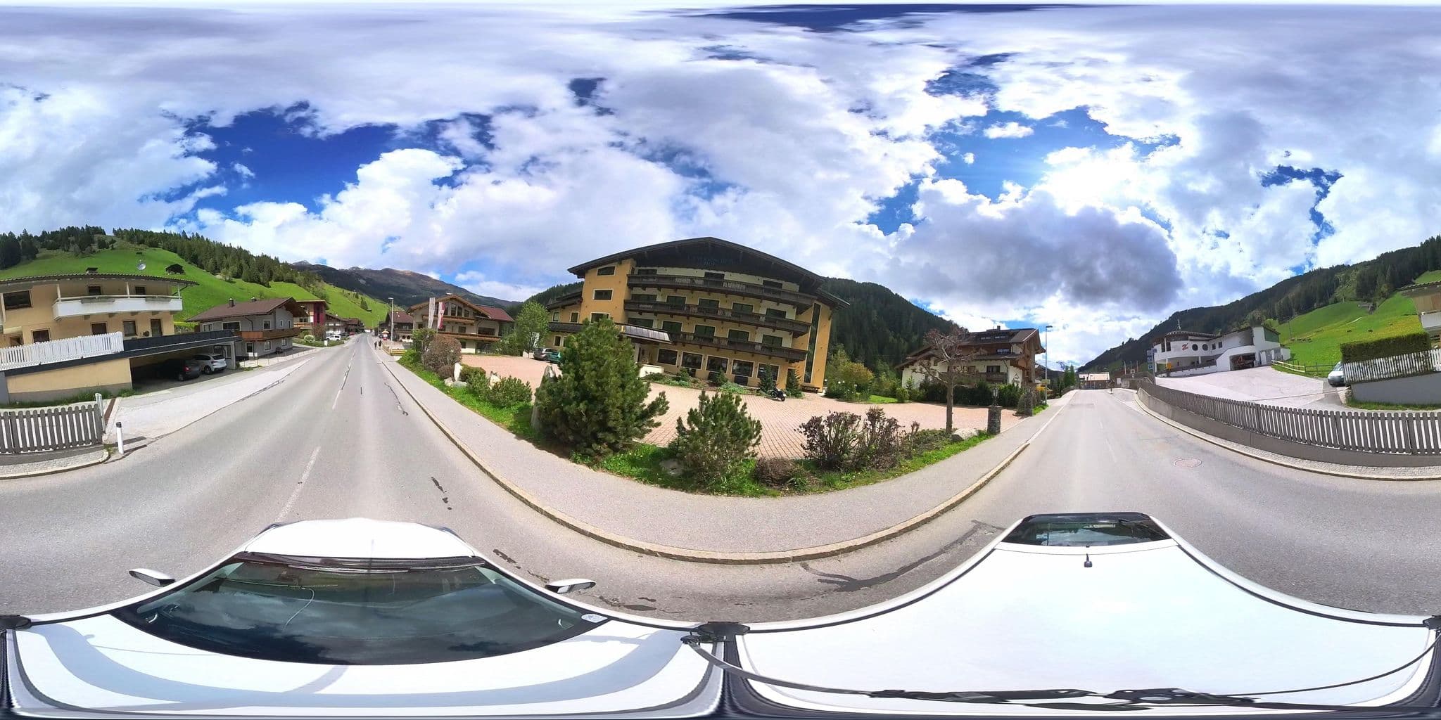 Street view near Lanersbacher Hof, Tux — © osmplus_org (CC BY-SA · Mapillary)