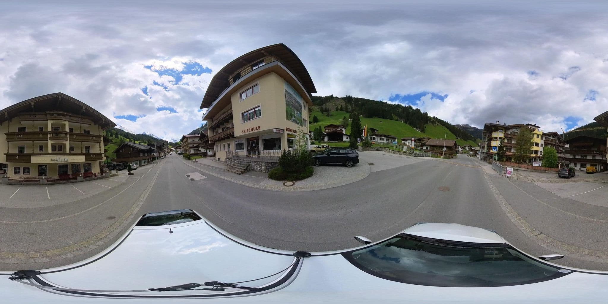 Street view near Alpenrose, Tux — © osmplus_org (CC BY-SA · Mapillary)