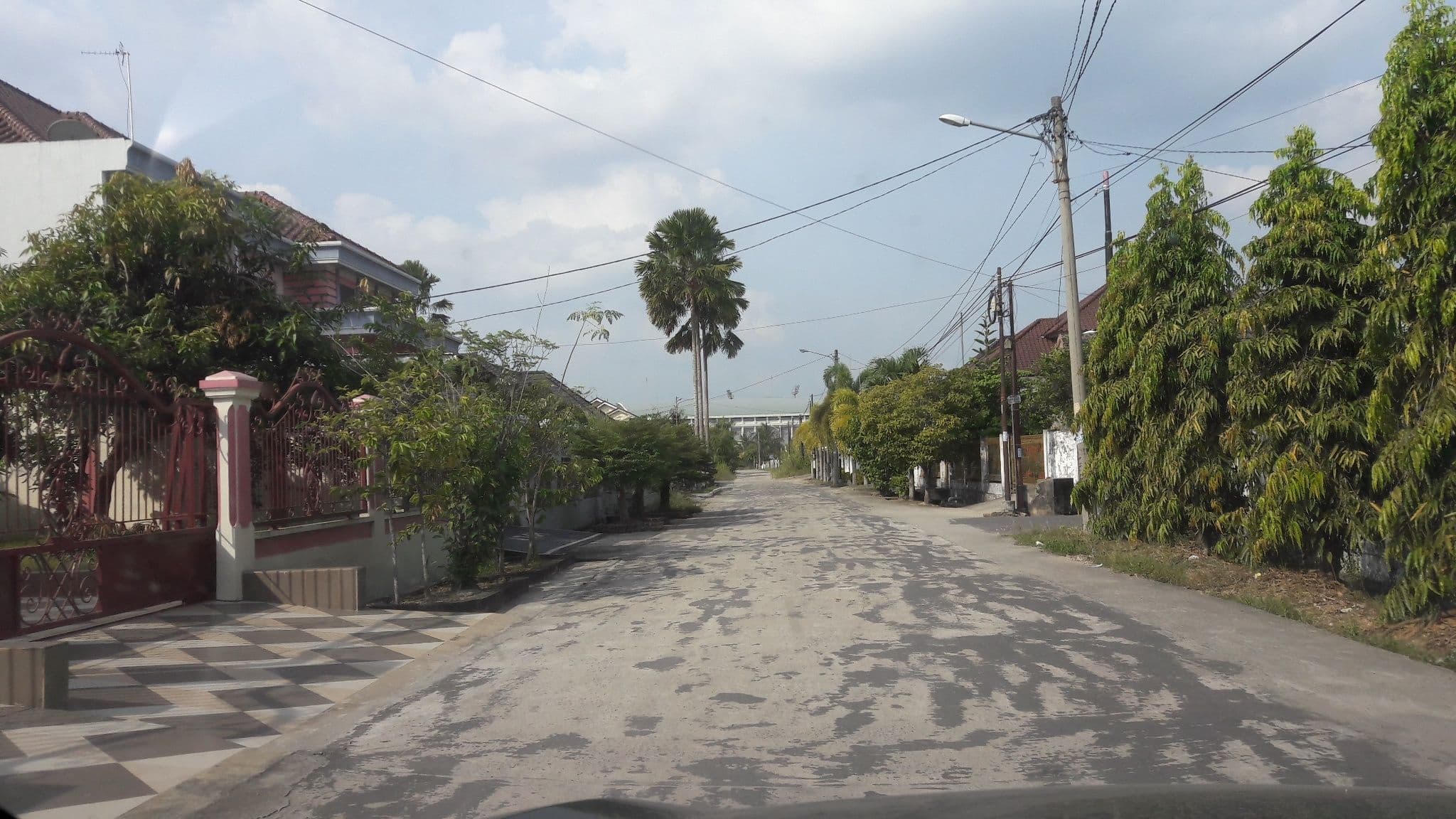 Street view near Masjid Cheng ho, Palembang — © roadroid (CC BY-SA · Mapillary)