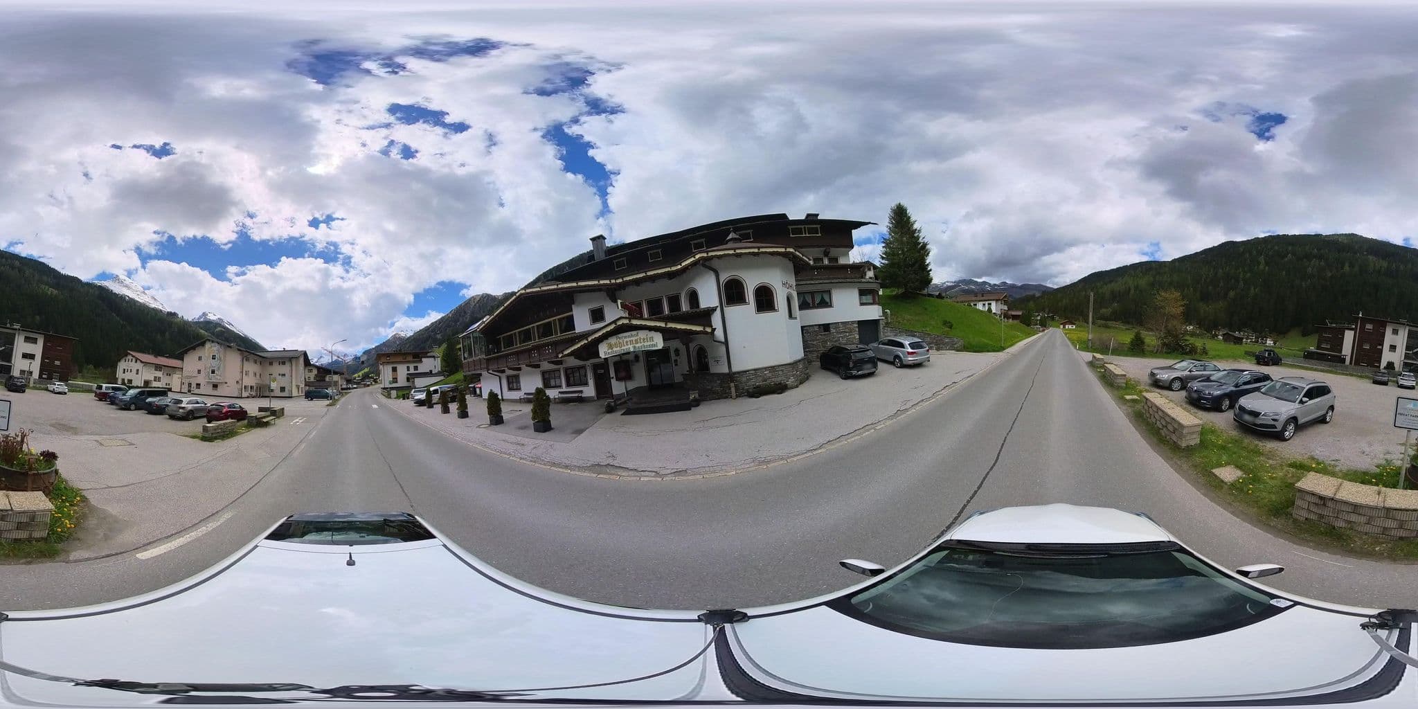 Street view near Höhlenstein, Tux — © osmplus_org (CC BY-SA · Mapillary)