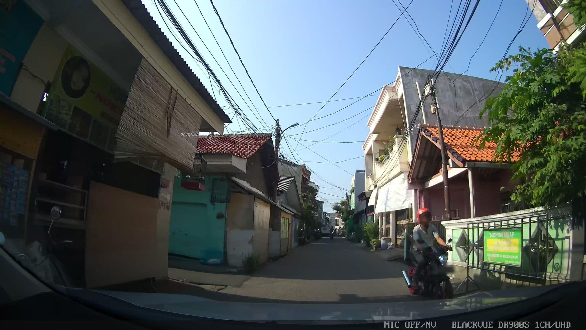 Street view near Kos Peony, Ciputat — © kaart_360 (CC BY-SA · Mapillary)