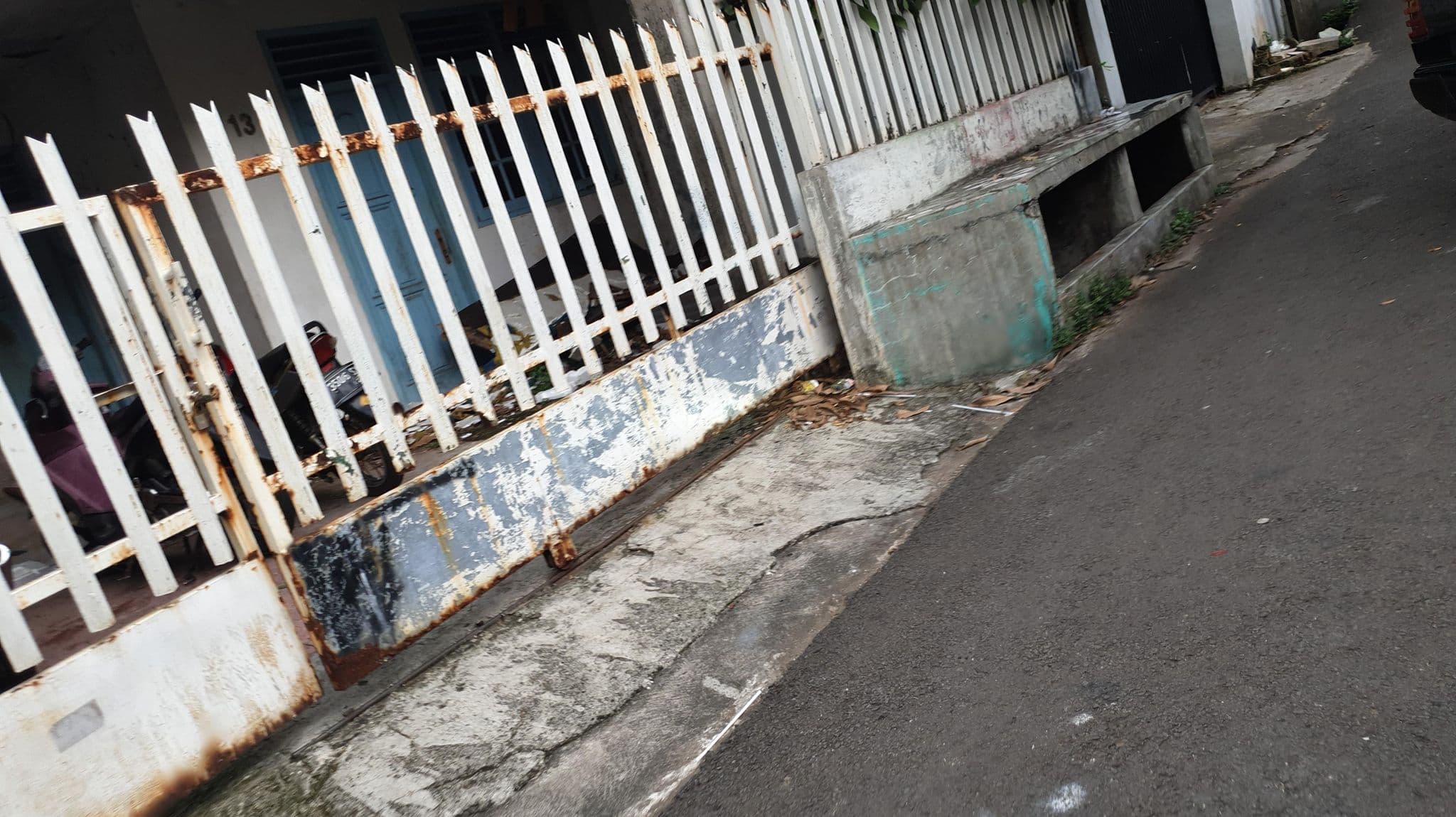 Street view near Kost Anggrek, Jakarta — © Kaart_Local (CC BY-SA · Mapillary)