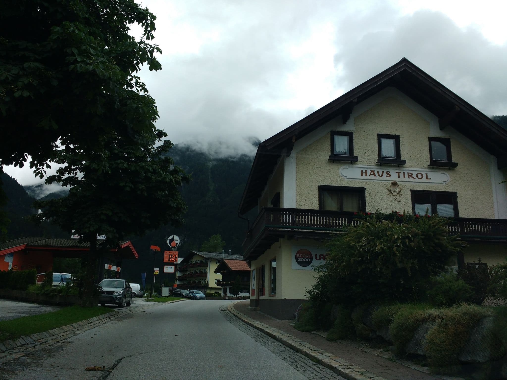Street view near Pension Edelweiß, Neukirchen am Großvenediger