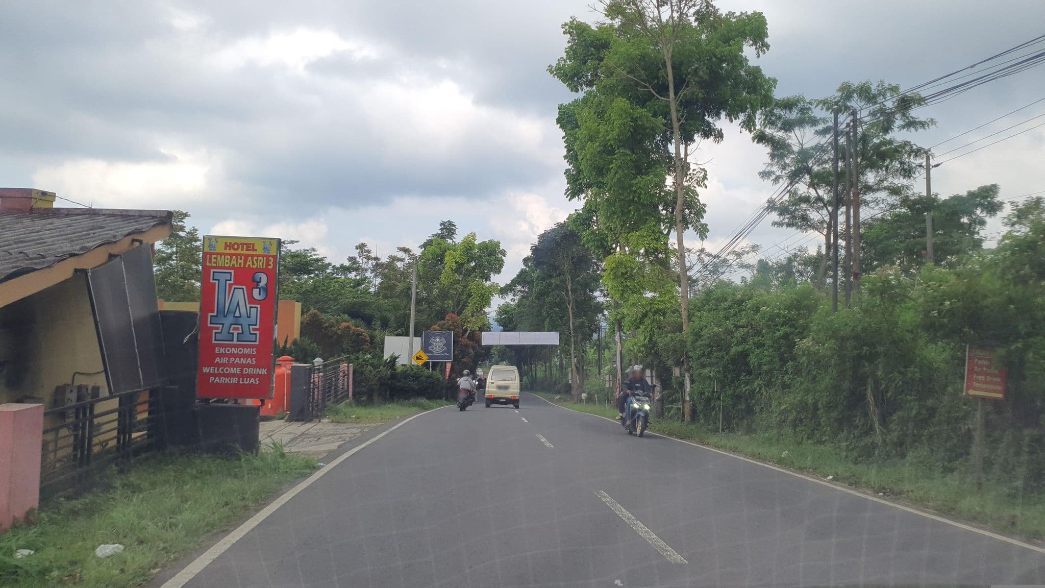 Street view near Hotel Lembah Asri 3, Salatiga — © FotoPeta (CC BY-SA · Mapillary)
