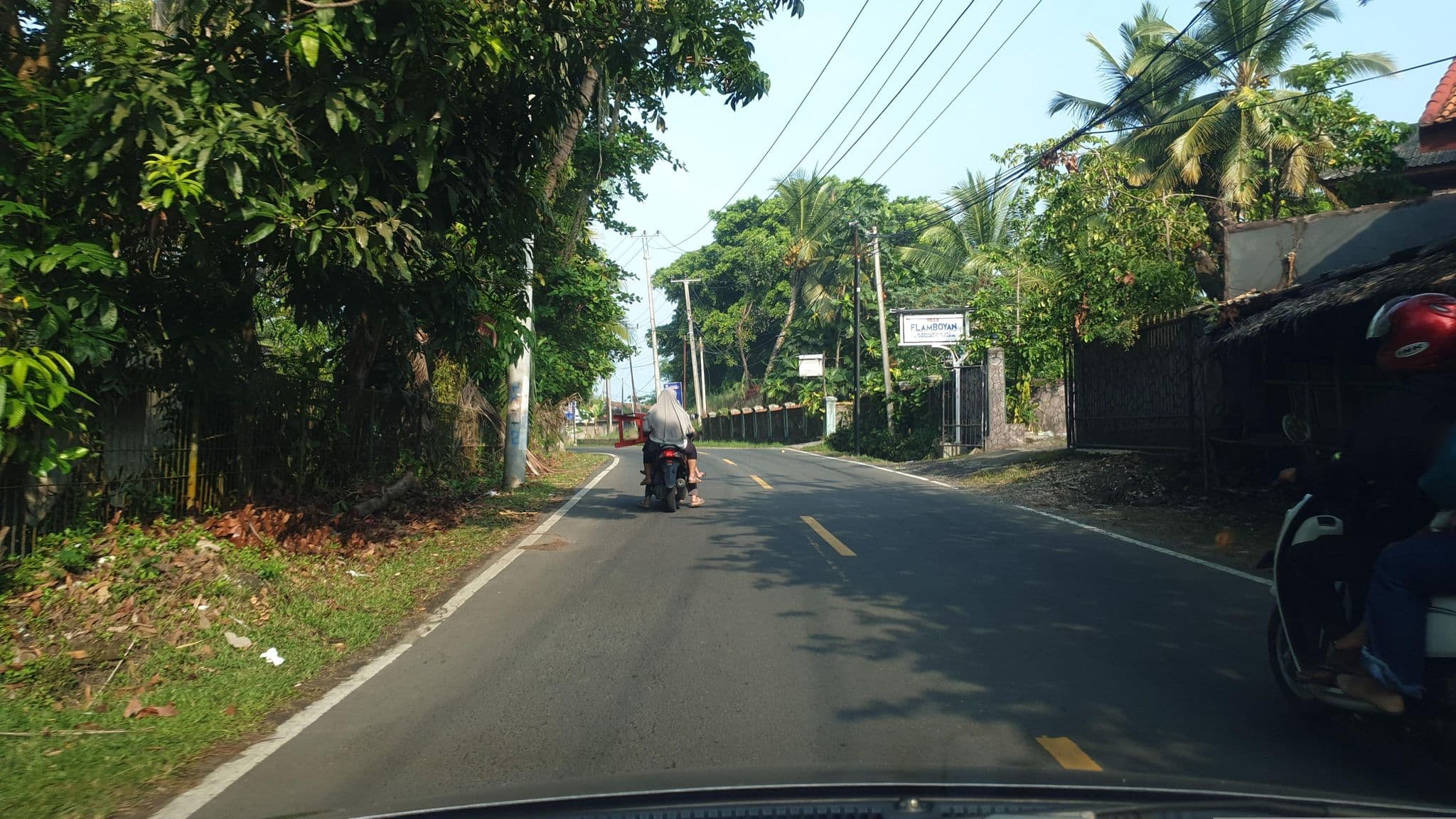 Street view near Vila Flamboyan, Pelabuhanratu — © Kaart_Local (CC BY-SA · Mapillary)
