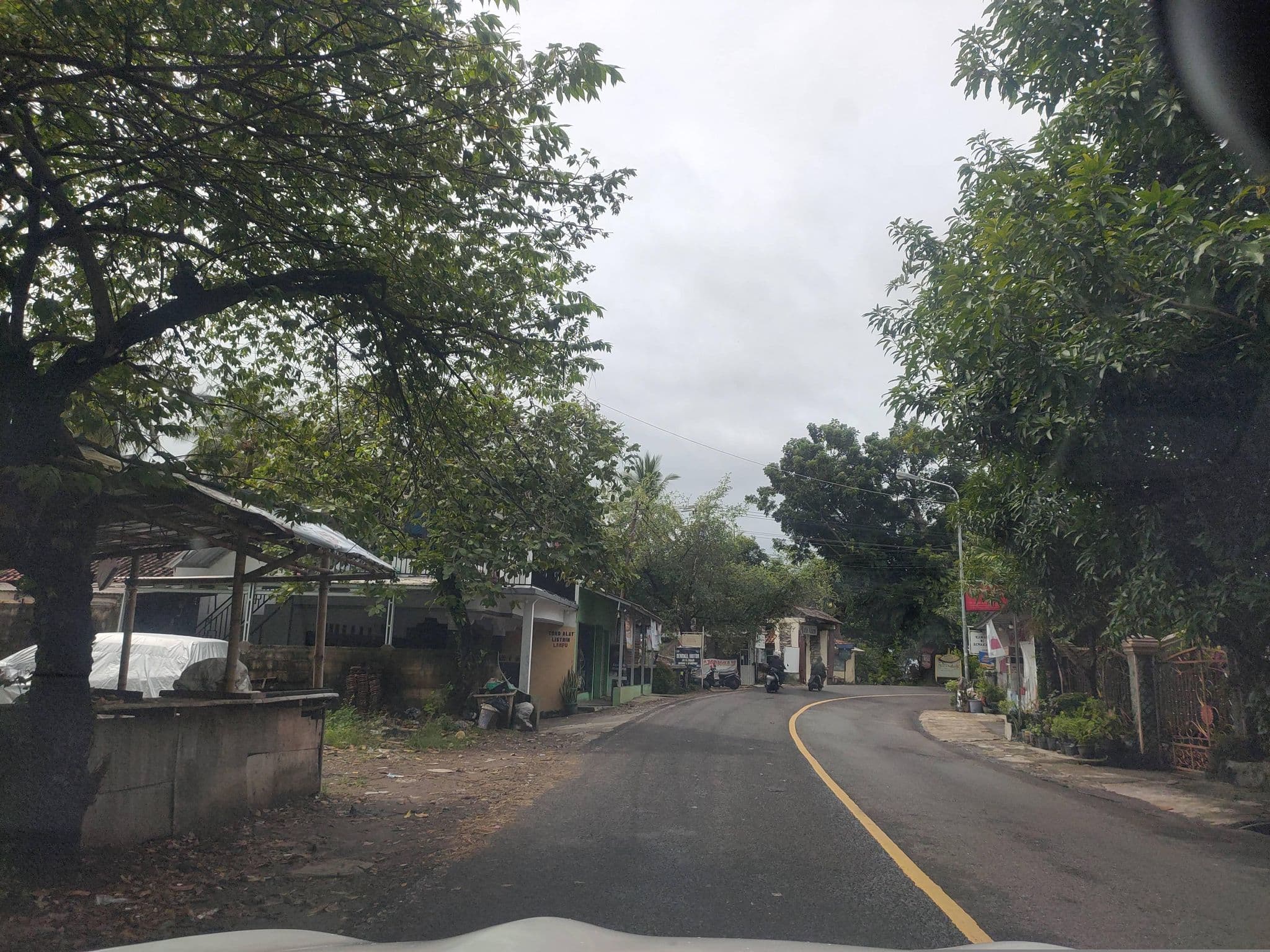 Street view near Penginapan Sejahtera, Pelabuhanratu — © Kaart_Local (CC BY-SA · Mapillary)