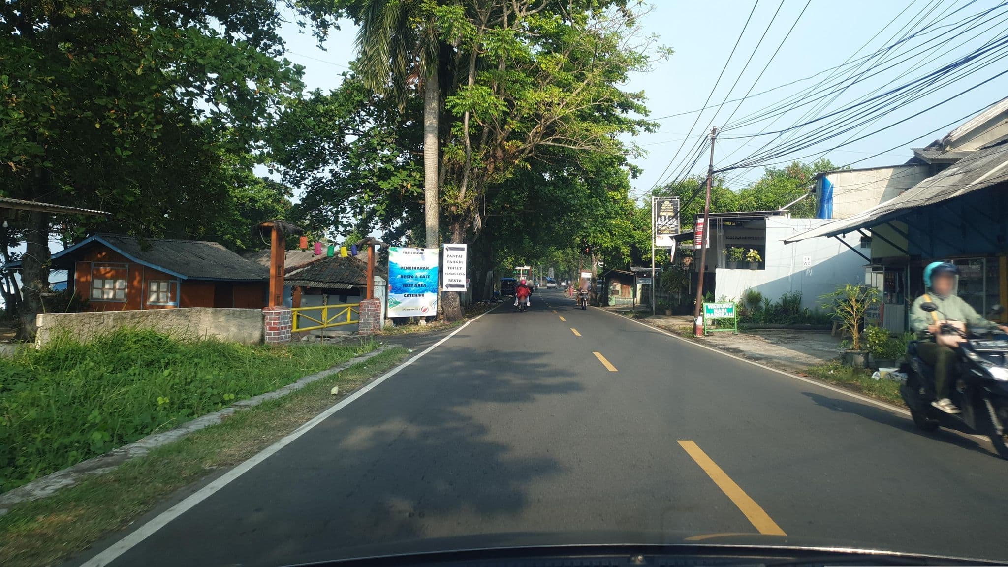 Street view near Hotel Pantai mutiara indah, Pelabuhanratu — © Kaart_Local (CC BY-SA · Mapillary)