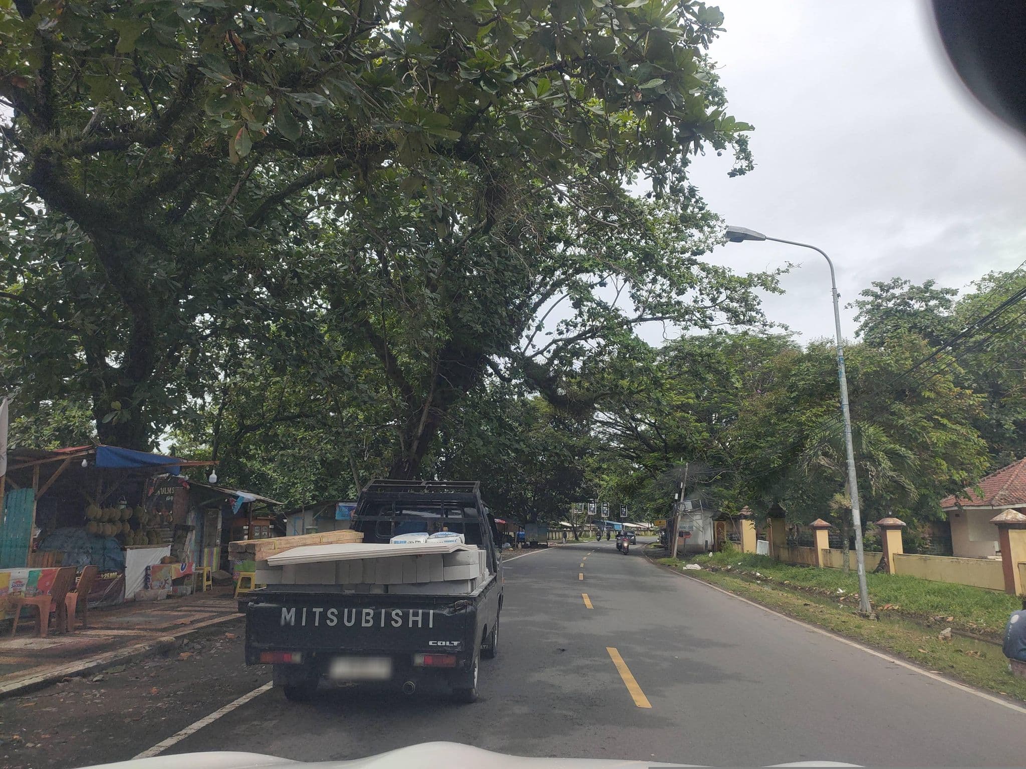 Street view near Hotel Cleopatra, Pelabuhanratu — © Kaart_Local (CC BY-SA · Mapillary)