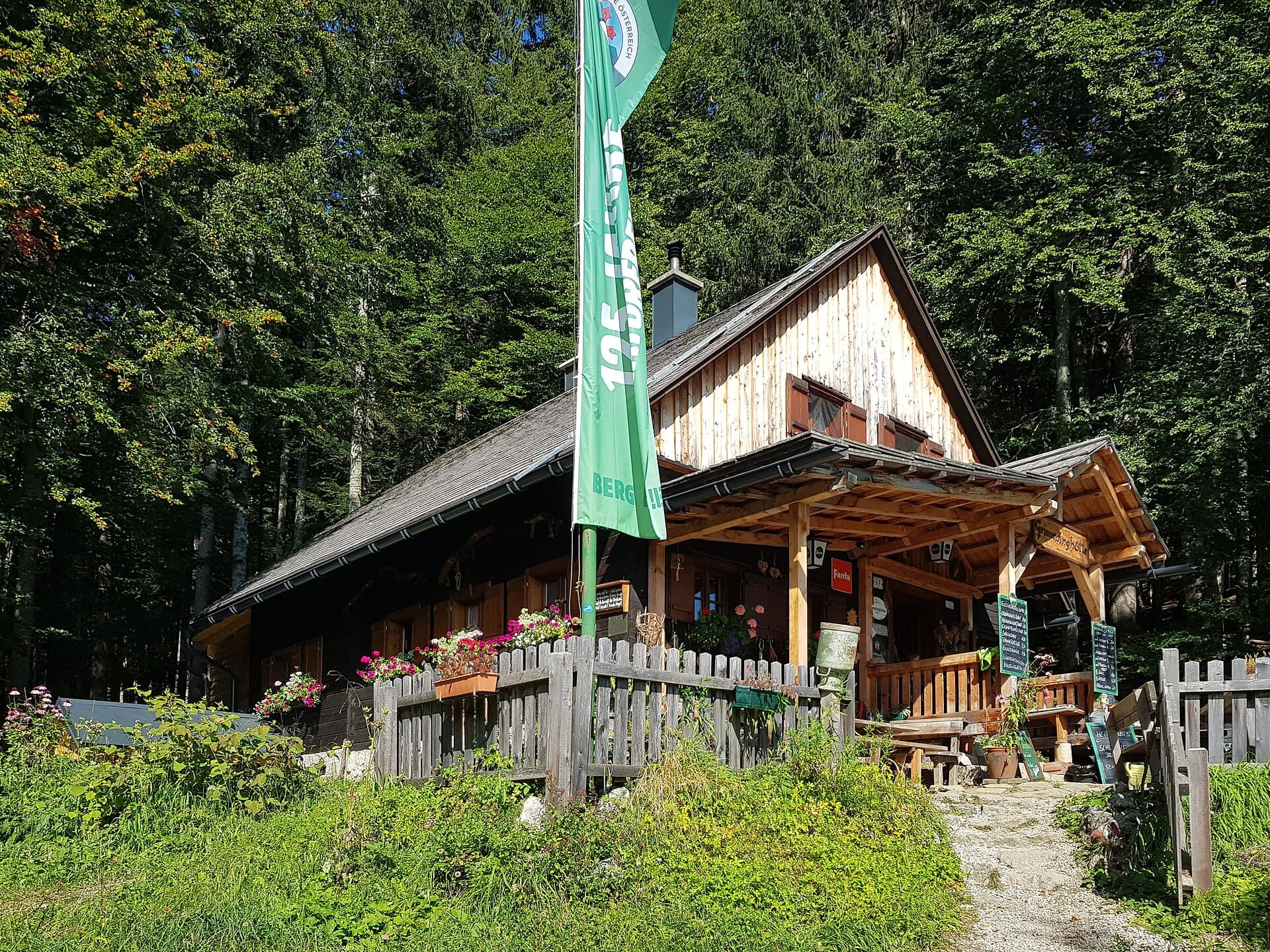 Grimminghütte (via Wikimedia Commons, CC BY-SA 4.0)