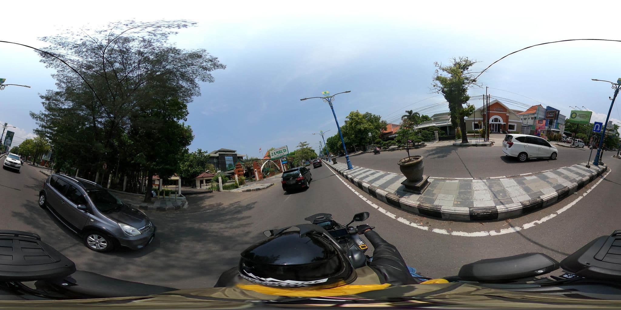 Street view near Hotel Zamrud & Convention Cirebon, Cirebon — © Kaart_Local (CC BY-SA · Mapillary)