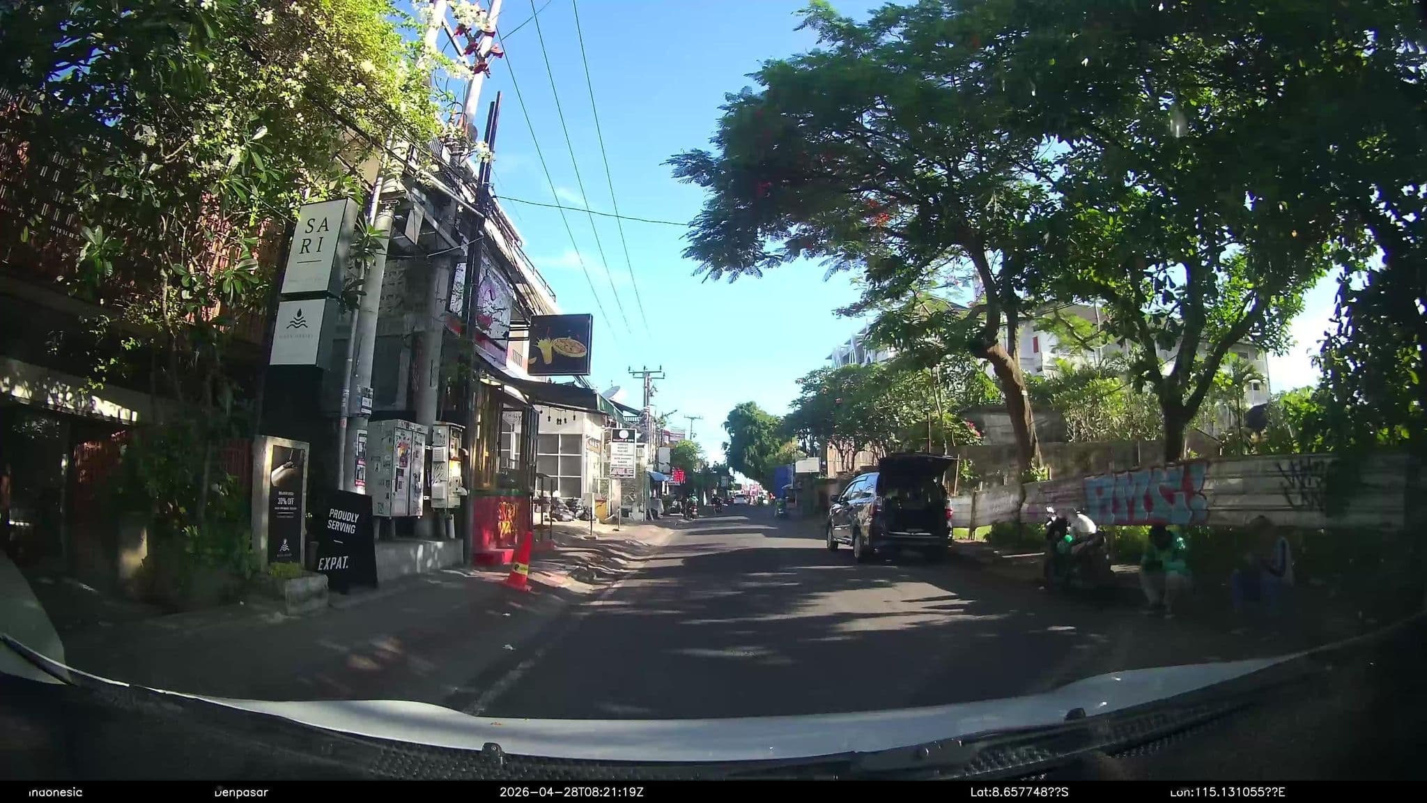 Street view near Houstie & Bustie Afrobeat House, Dalung