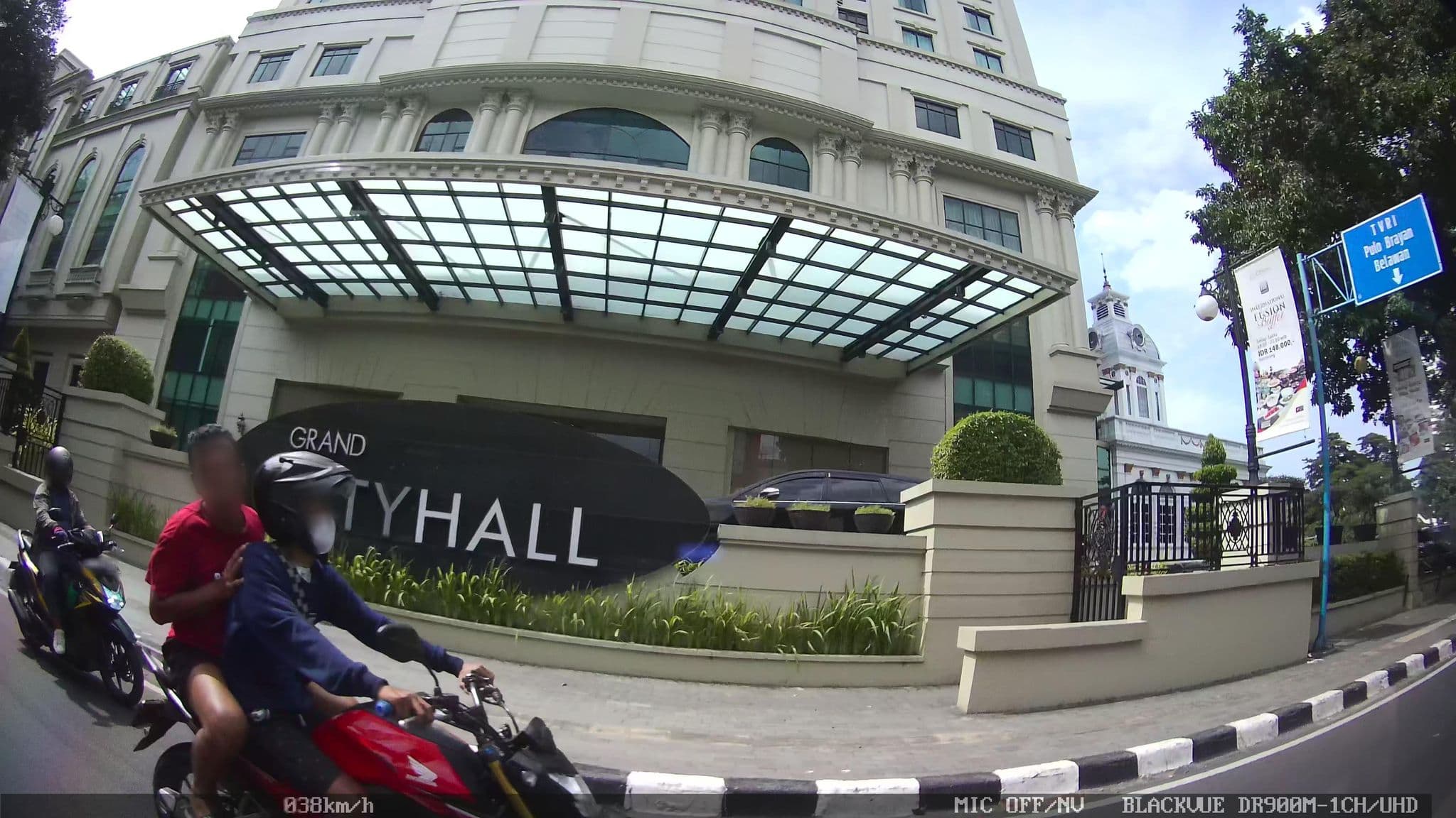Street view near M Hotel, Medan