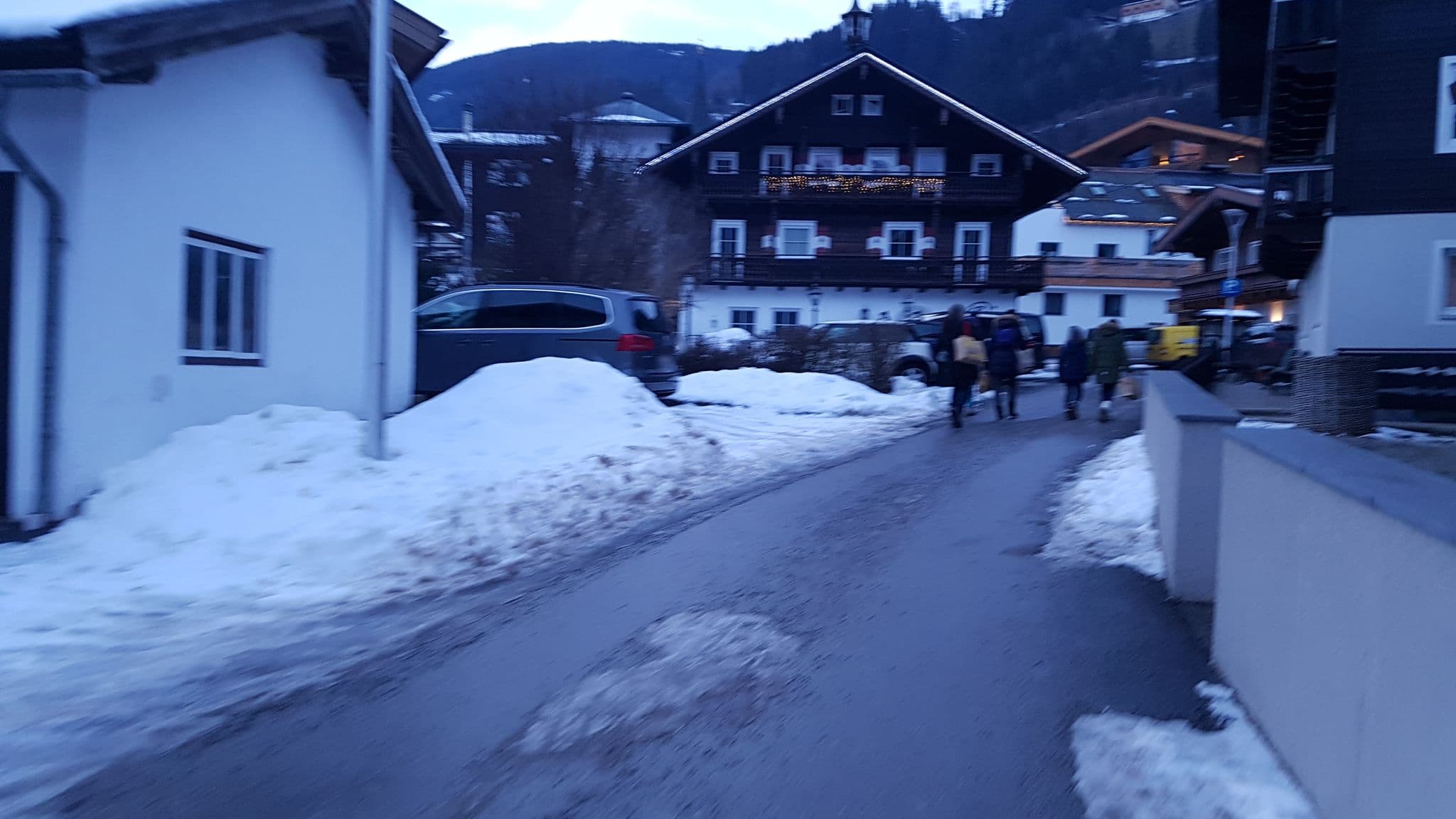 Street view near Appartment-Steiner, Neukirchen am Großvenediger — © dsmm (CC BY-SA · Mapillary)