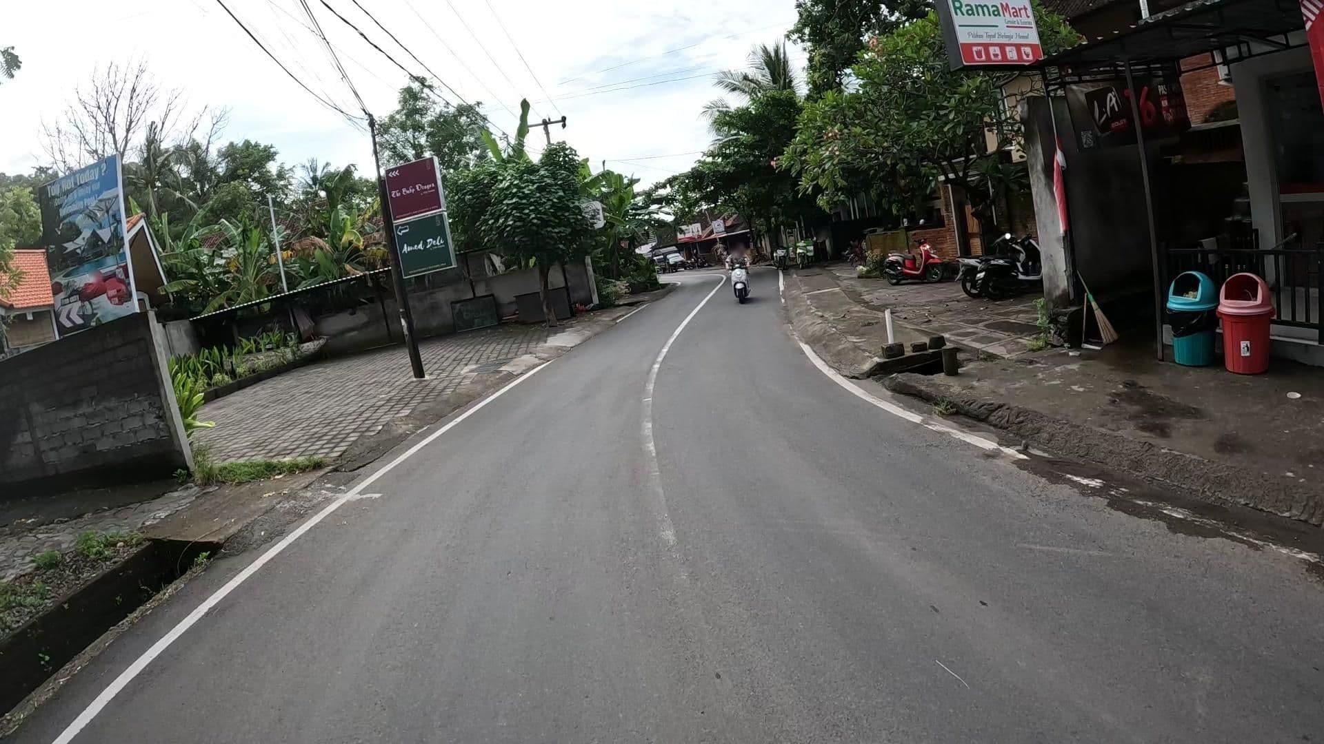 Street view near Petit Boo, Amlapura — © lucomsky (CC BY-SA · Mapillary)