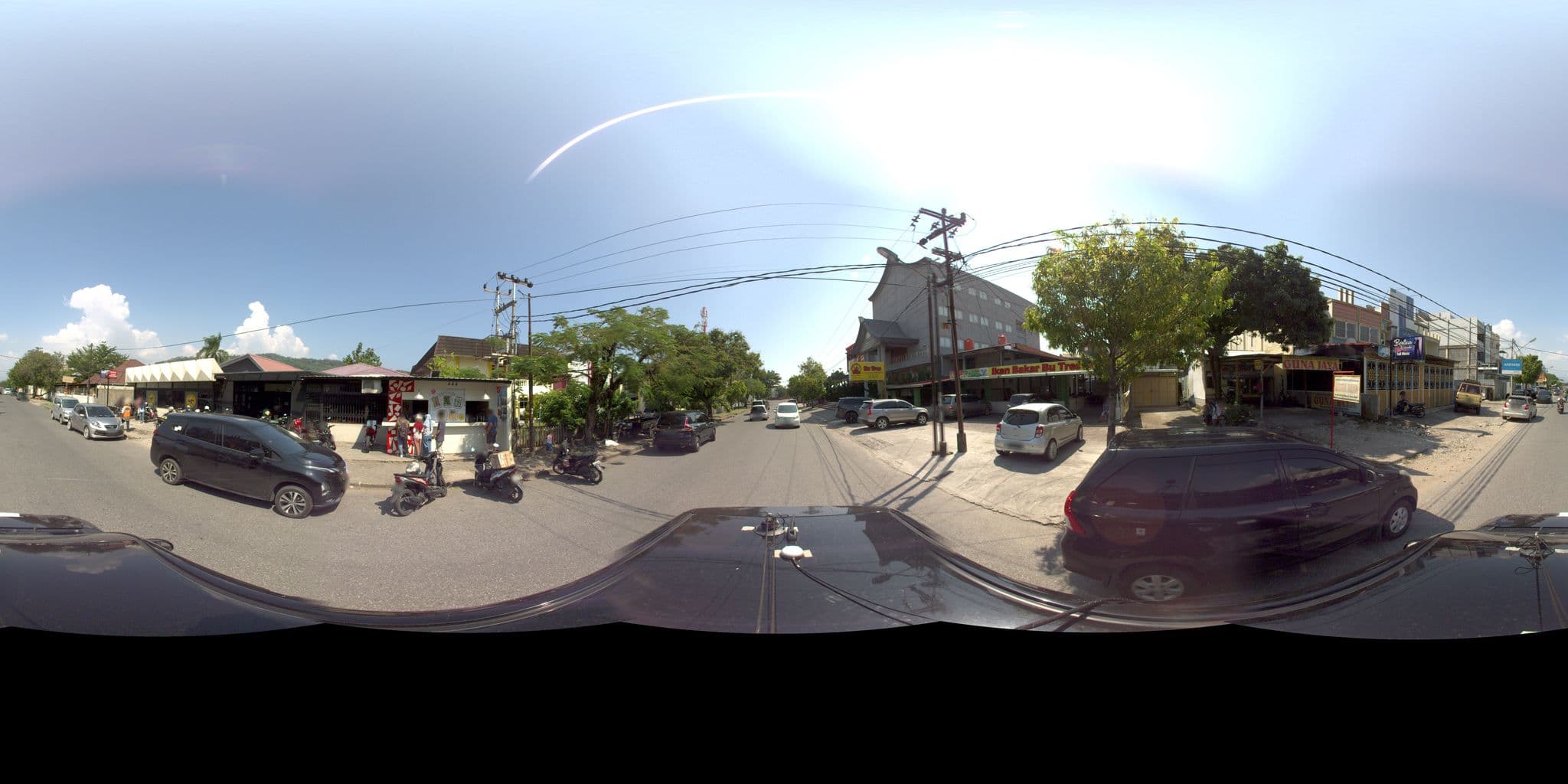 Street view near Wisma Bukit Asam, Padang — © sarahantos (CC BY-SA · Mapillary)