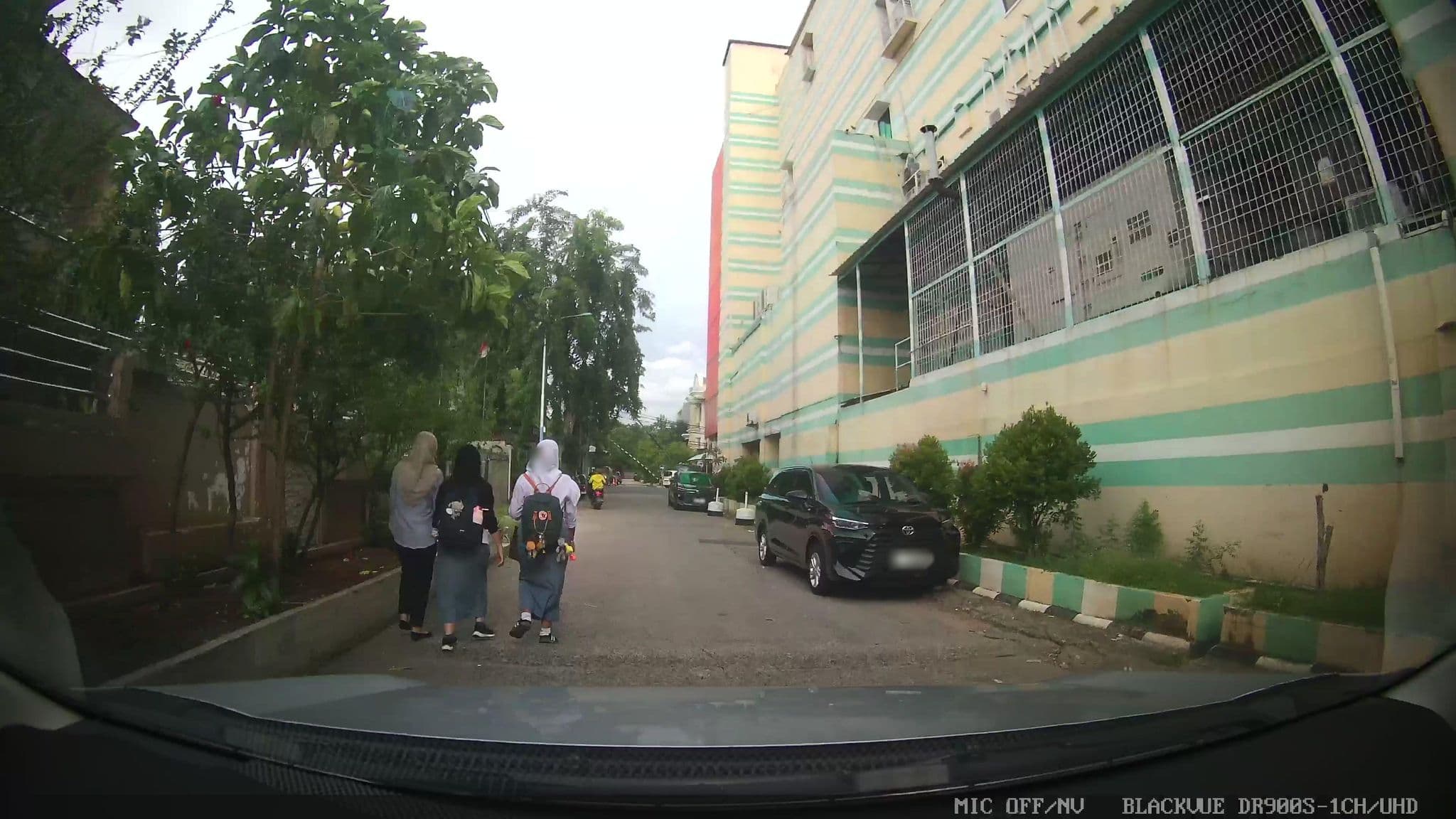 Street view near HOTEL COIN, Jakarta — © Kaart---FRONT (CC BY-SA · Mapillary)