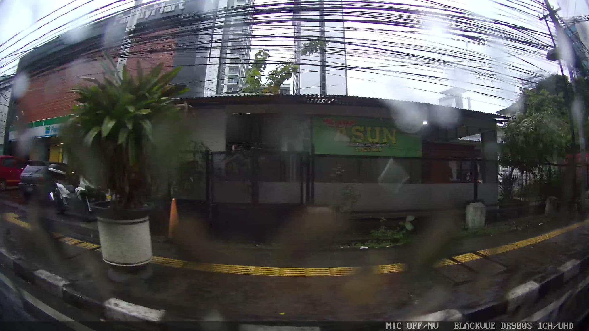 Street view near RedDoorz Hotel, Jakarta