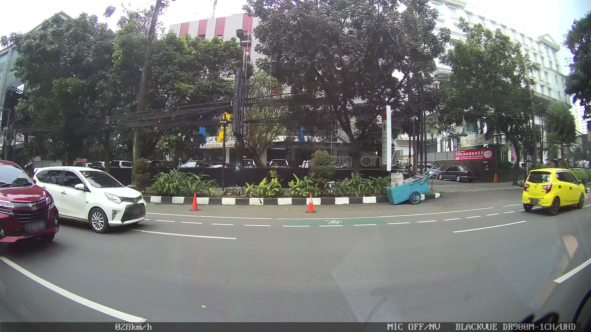 Street view near Hotel Amaris Padjajaran, Bogor — © kaart_2 (CC BY-SA · Mapillary)