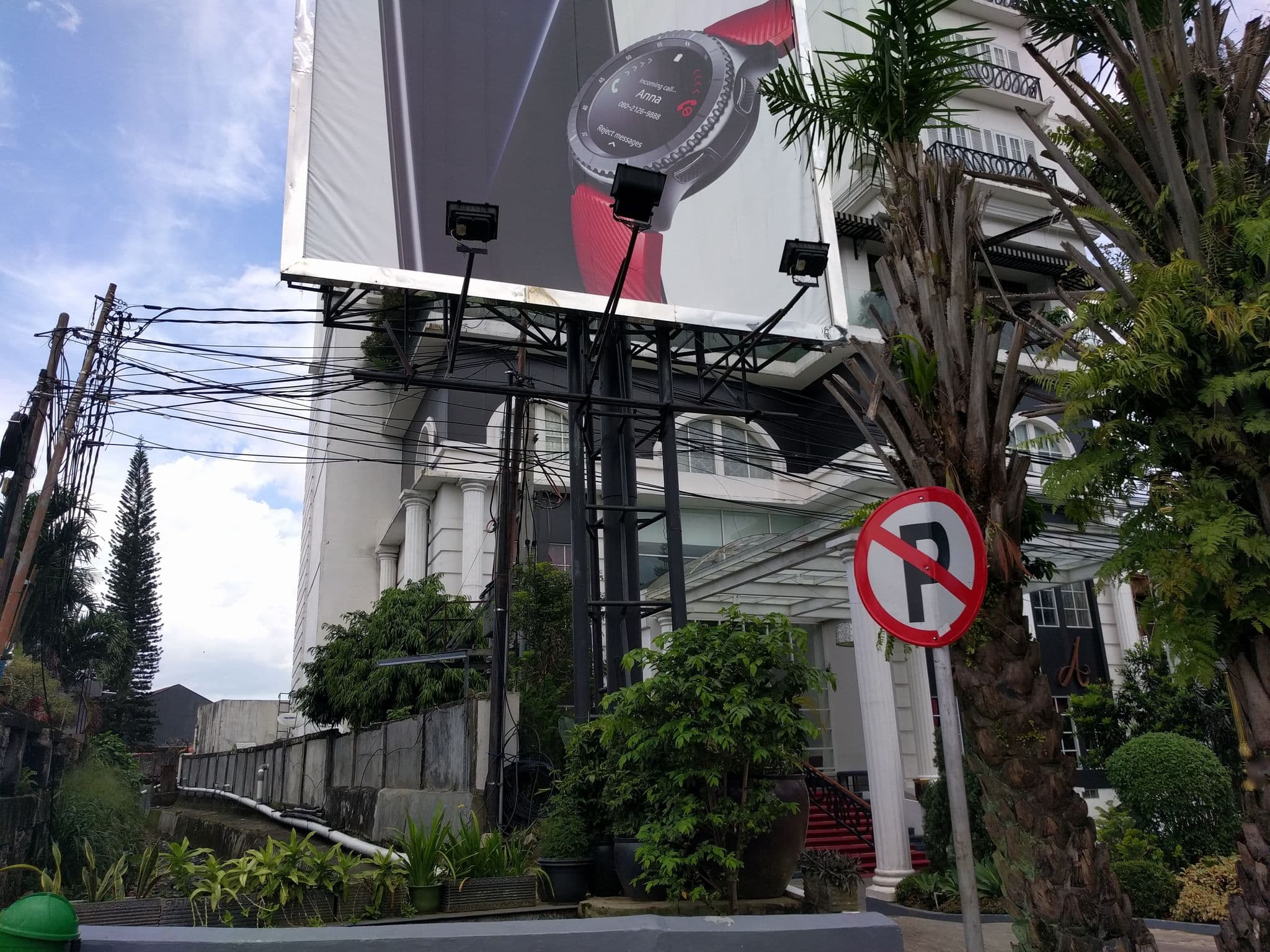 Street view near Amaroossa Royal Hotel Bogor, Bogor — © tfachrina (CC BY-SA · Mapillary)
