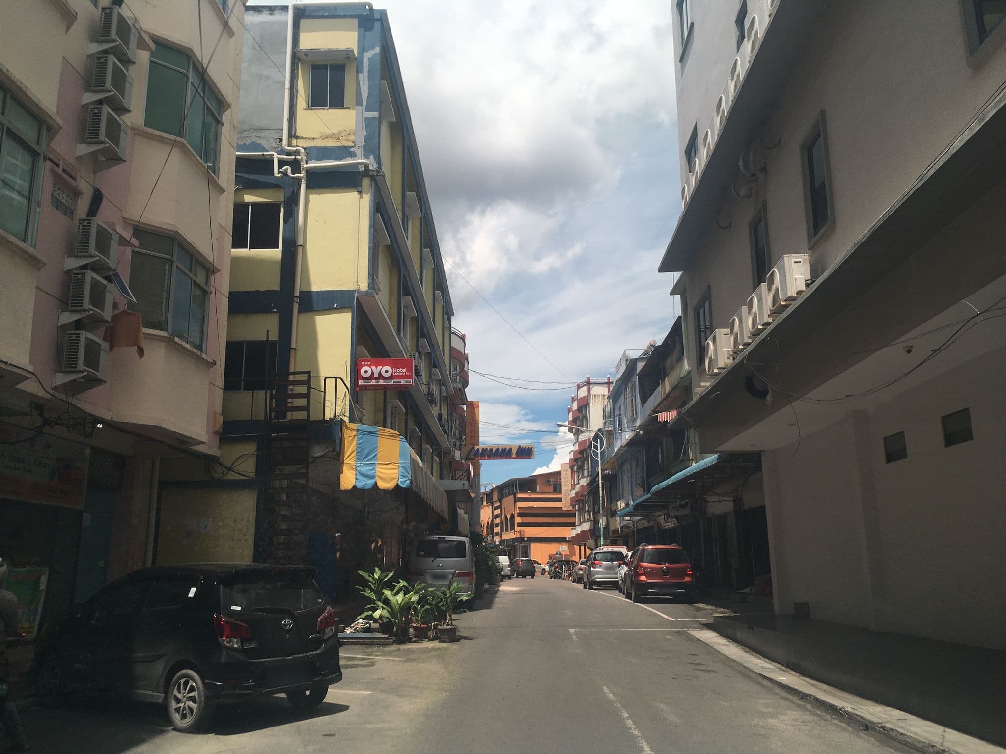 Street view near Laksana Inn Hotel, Batam — © david09 (CC BY-SA · Mapillary)