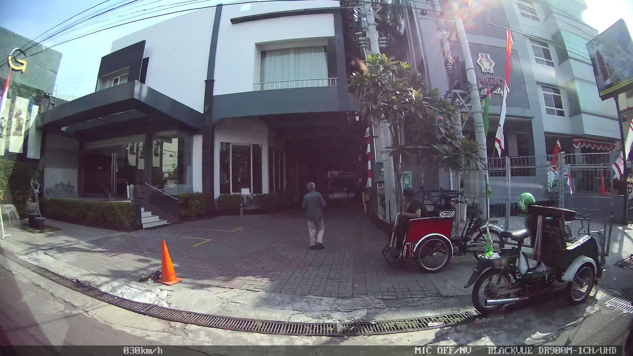 Street view near Oryza Hotel Yogyakarta, Yogyakarta — © kaart5 (CC BY-SA · Mapillary)