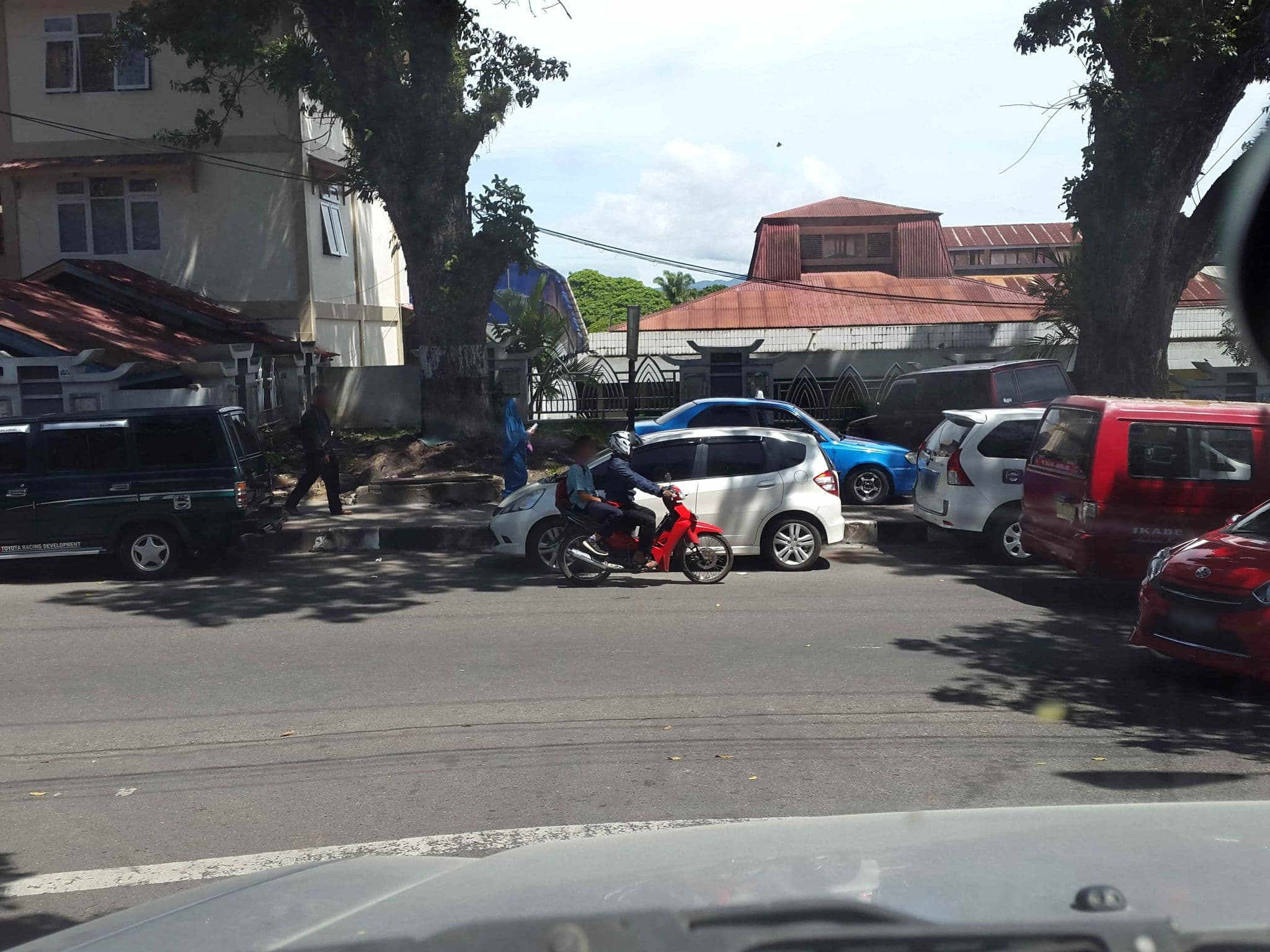 Street view near Merdeka Homestay, Bukittinggi — © roadroid (CC BY-SA · Mapillary)