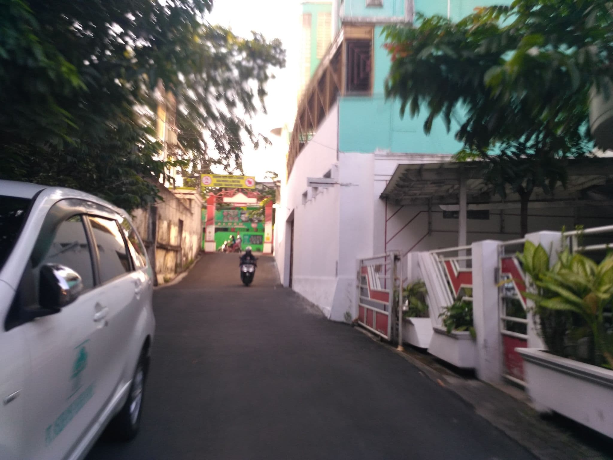 Street view near Hotel Restoran Sriwijaya, Semarang — © nicolas_samosir (CC BY-SA · Mapillary)