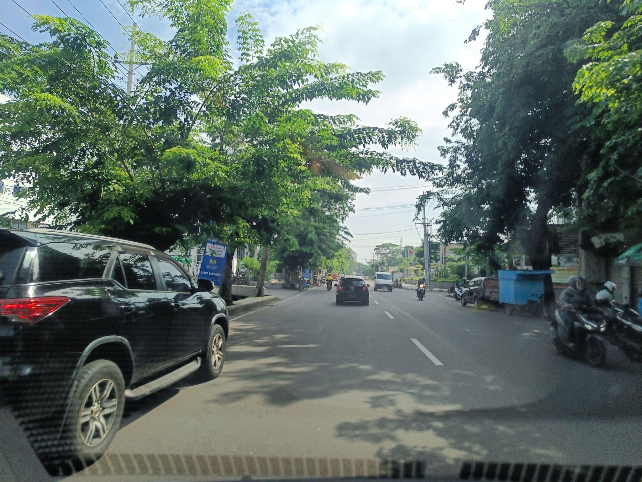 Street view near Hotel Arjuna Imam Bonjol Semarang, Semarang — © hen0ch (CC BY-SA · Mapillary)