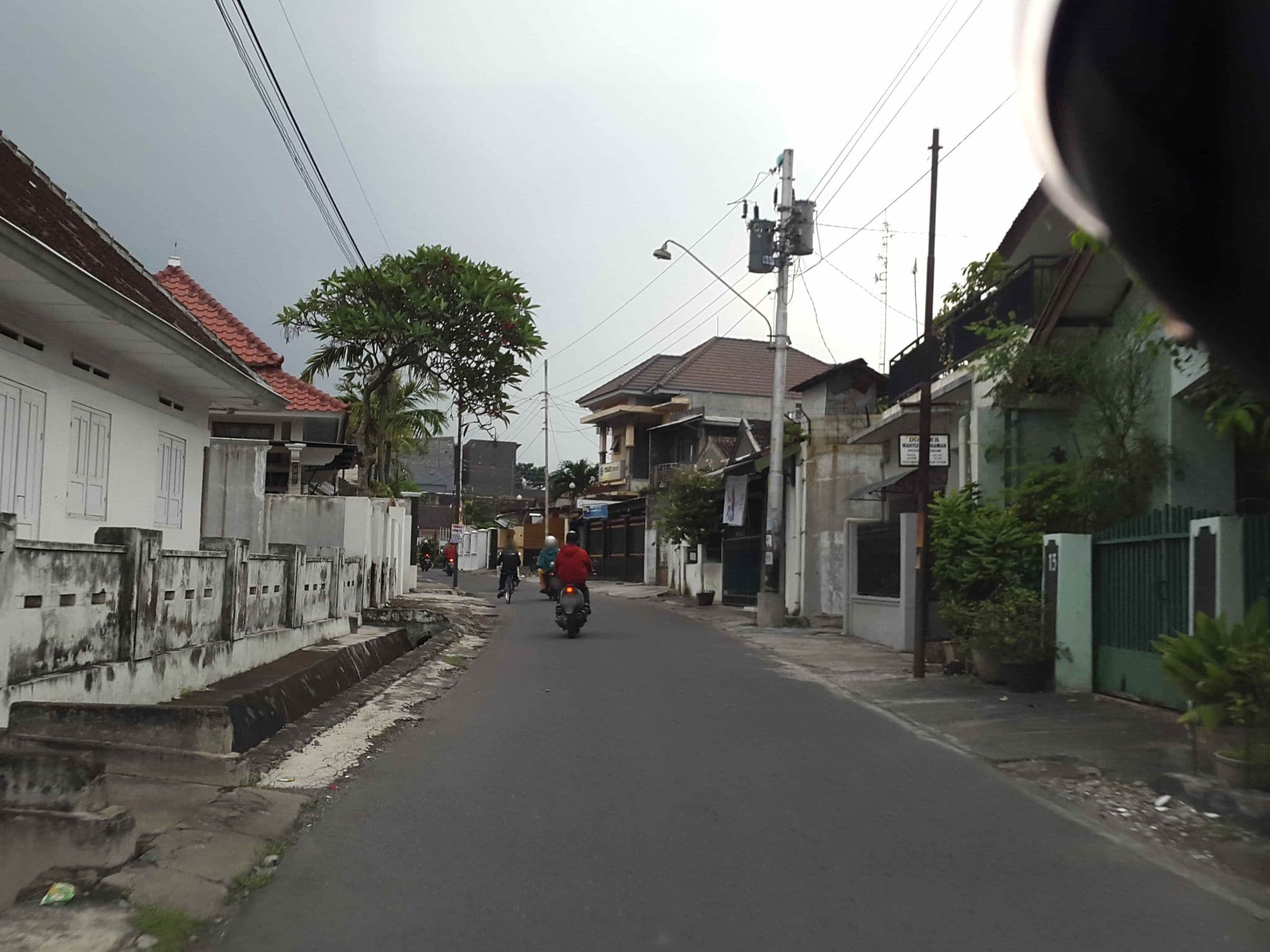 Street view near Rumah Kos Wadas Puri, Surakarta — © roadroid (CC BY-SA · Mapillary)