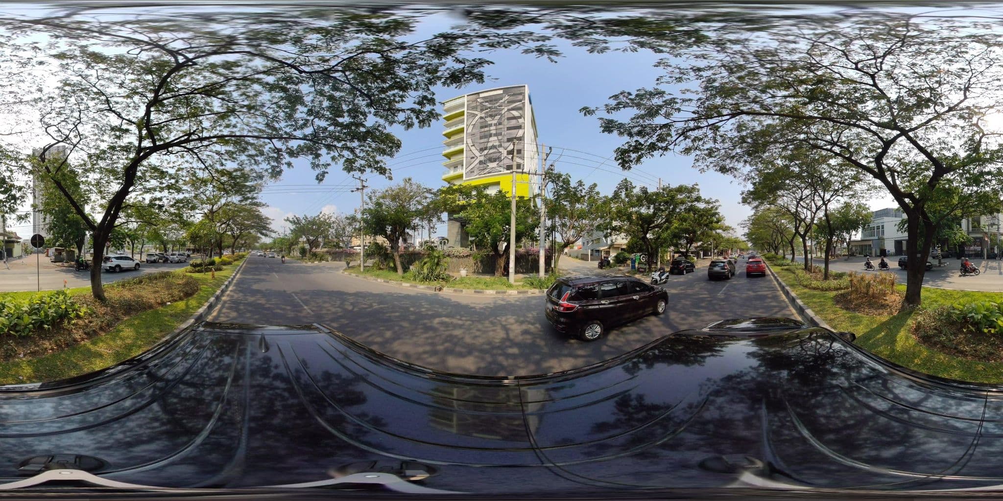 Street view near Hotel Dafam Pacific Caesar, Surabaya — © danbjoseph (CC BY-SA · Mapillary)