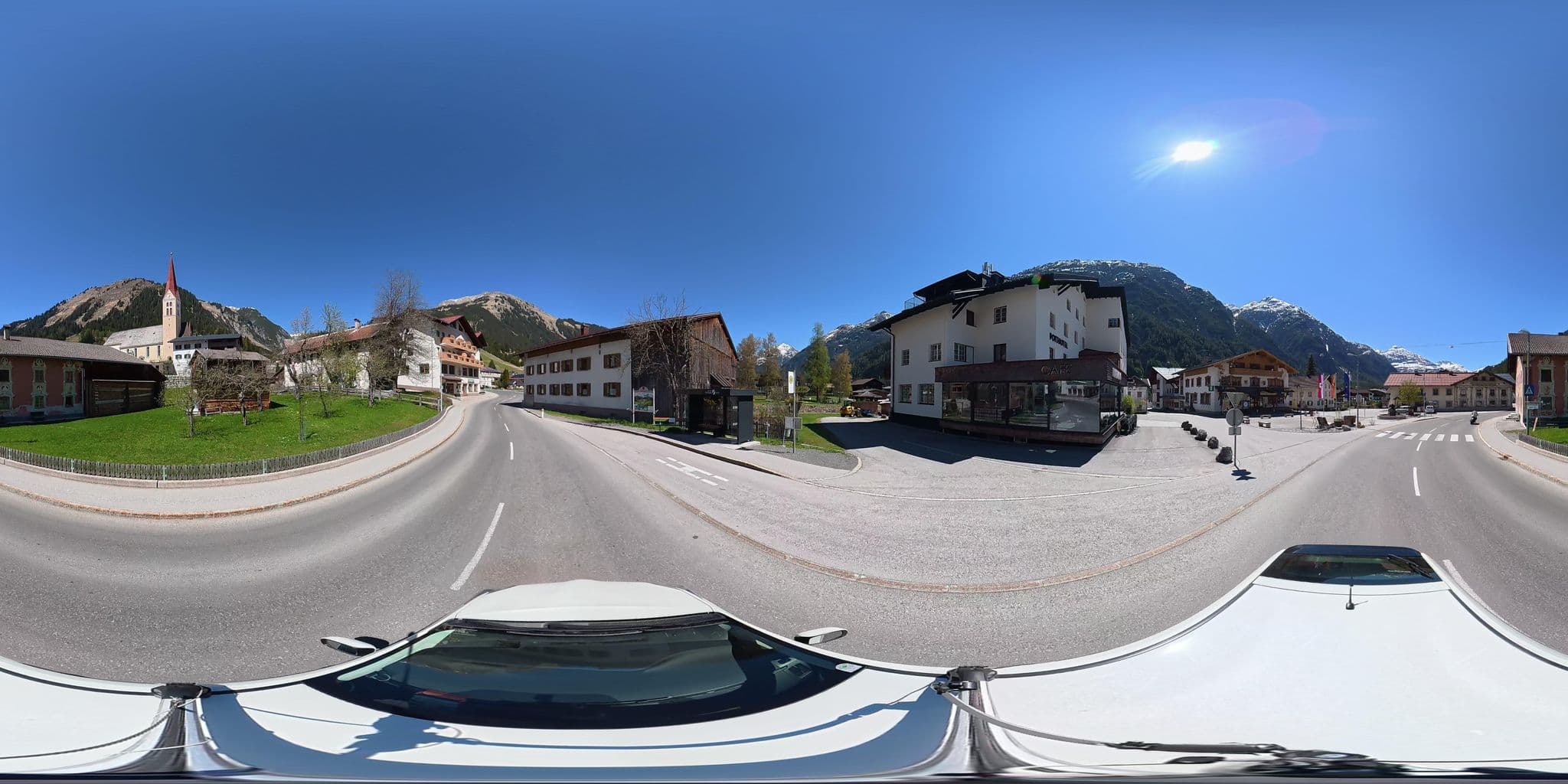 Street view near Neue Post, Pettneu