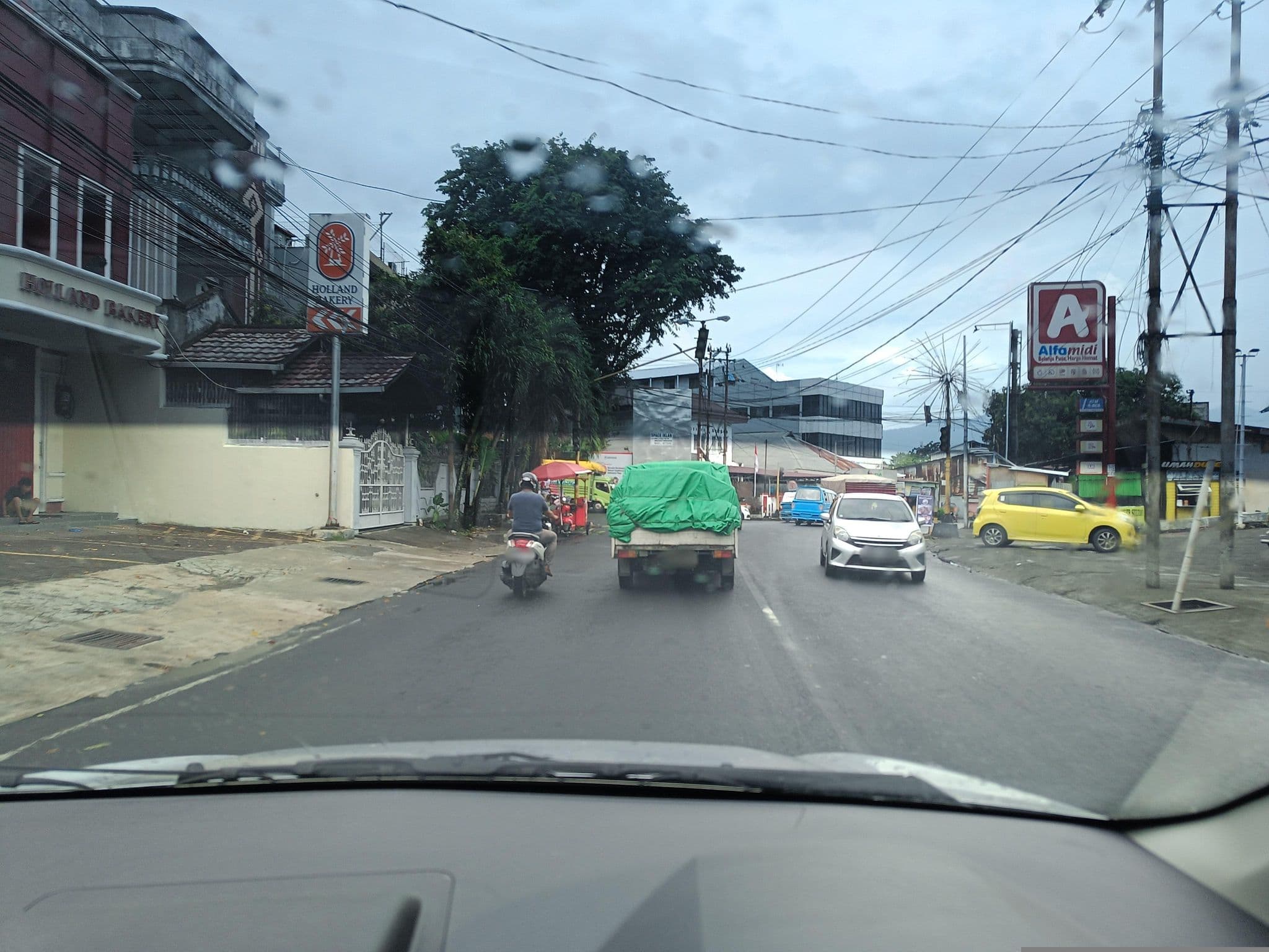 Street view near Hotel, Manado